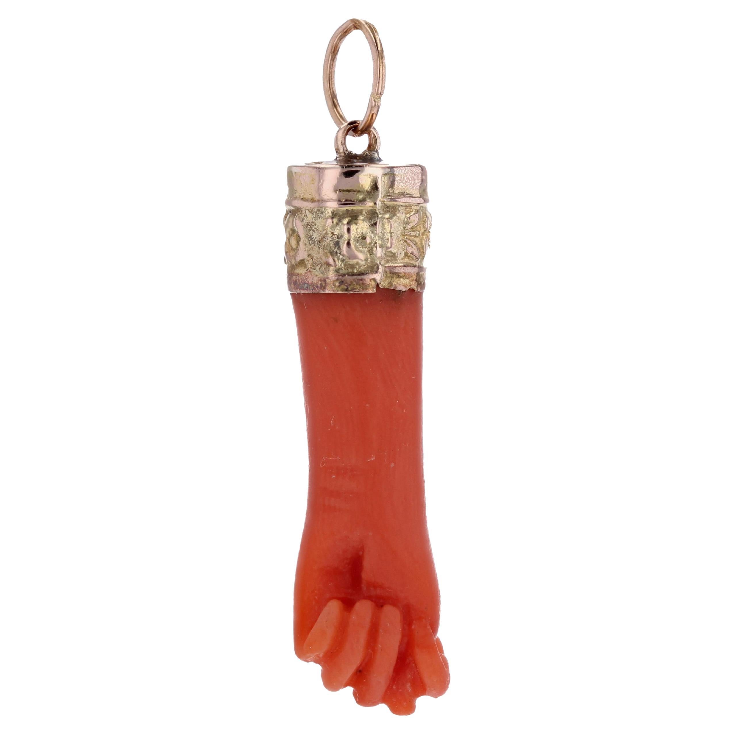 20th Century Coral Hand 18 Karat Yellow Gold Pendant For Sale