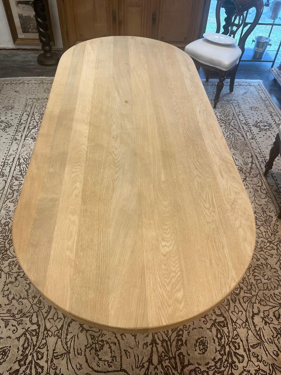 Mesa de comedor francesa de roble del siglo XX De campo en venta