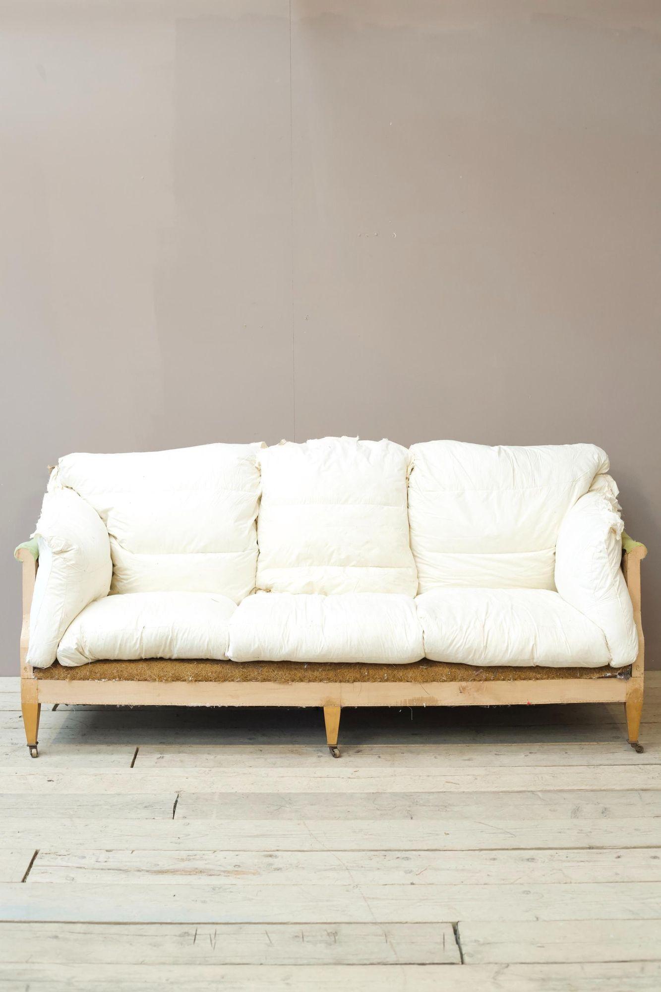 20th century country house sofa by William Yeoward For Sale