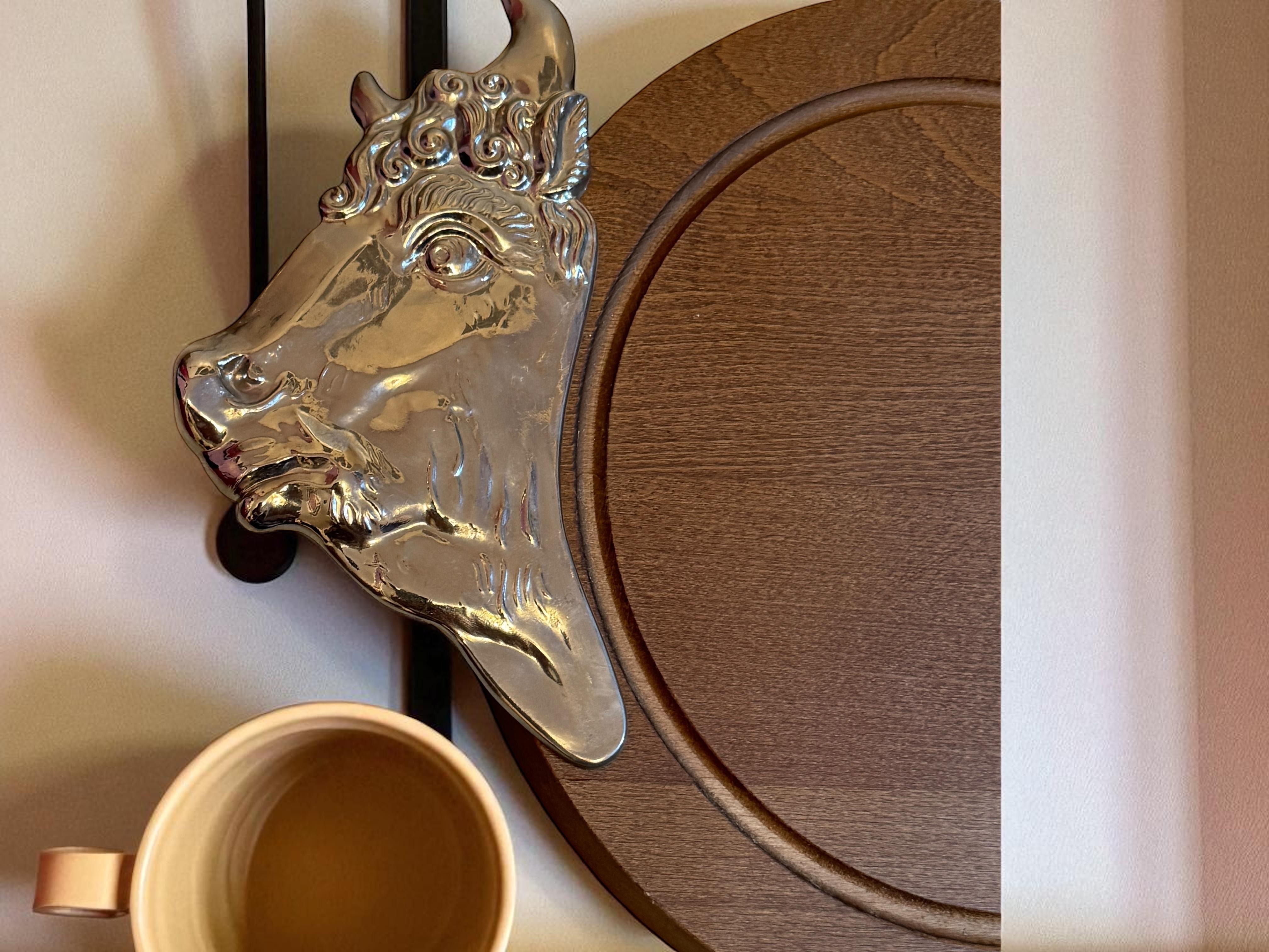 20ème siècle Vache Bull Wood Wood Cutting Board Plate Tray Plater, Austria Vintage en vente 8