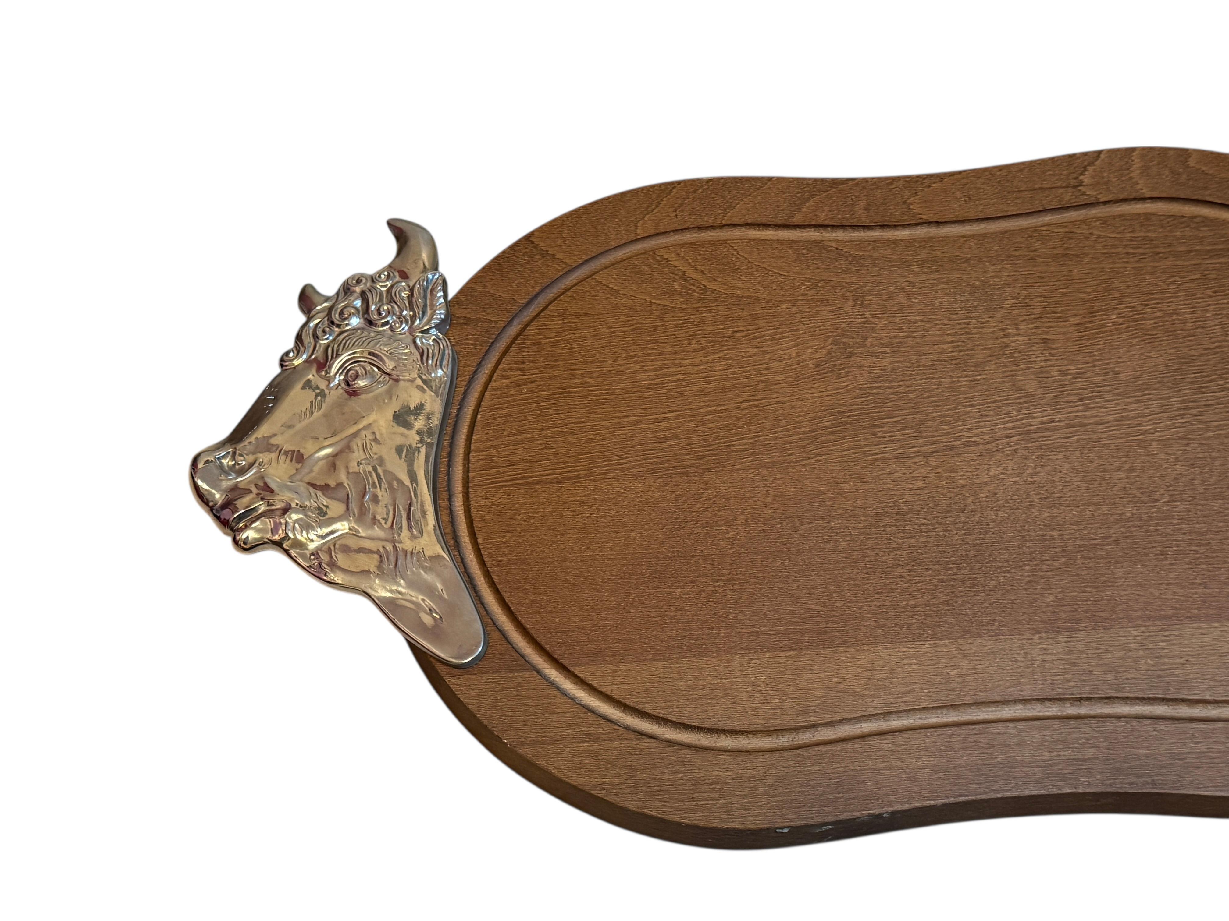 20ème siècle Vache Bull Wood Wood Cutting Board Plate Tray Plater, Austria Vintage Bon état - En vente à Nuernberg, DE