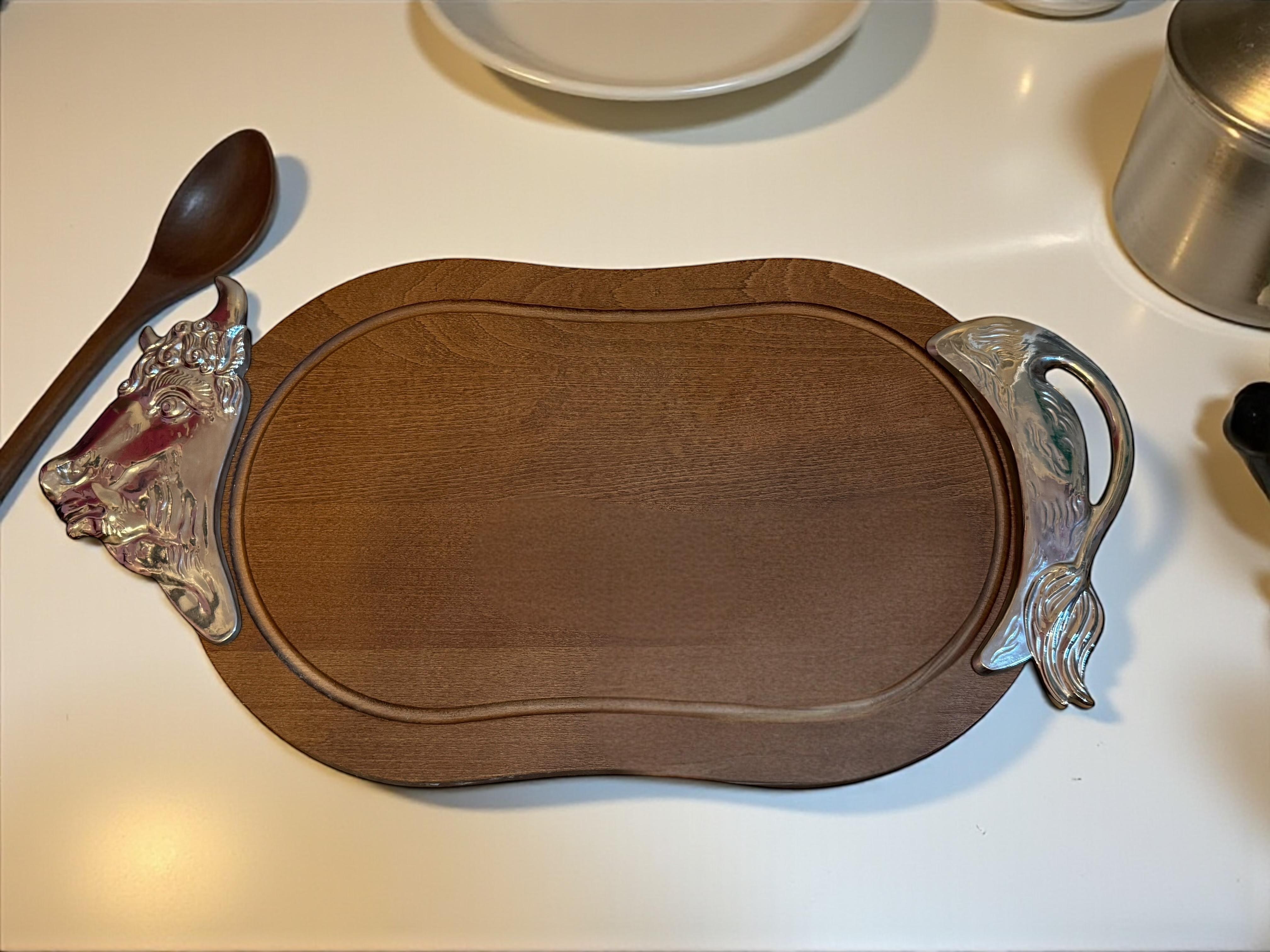 20ème siècle Vache Bull Wood Wood Cutting Board Plate Tray Plater, Austria Vintage en vente 2