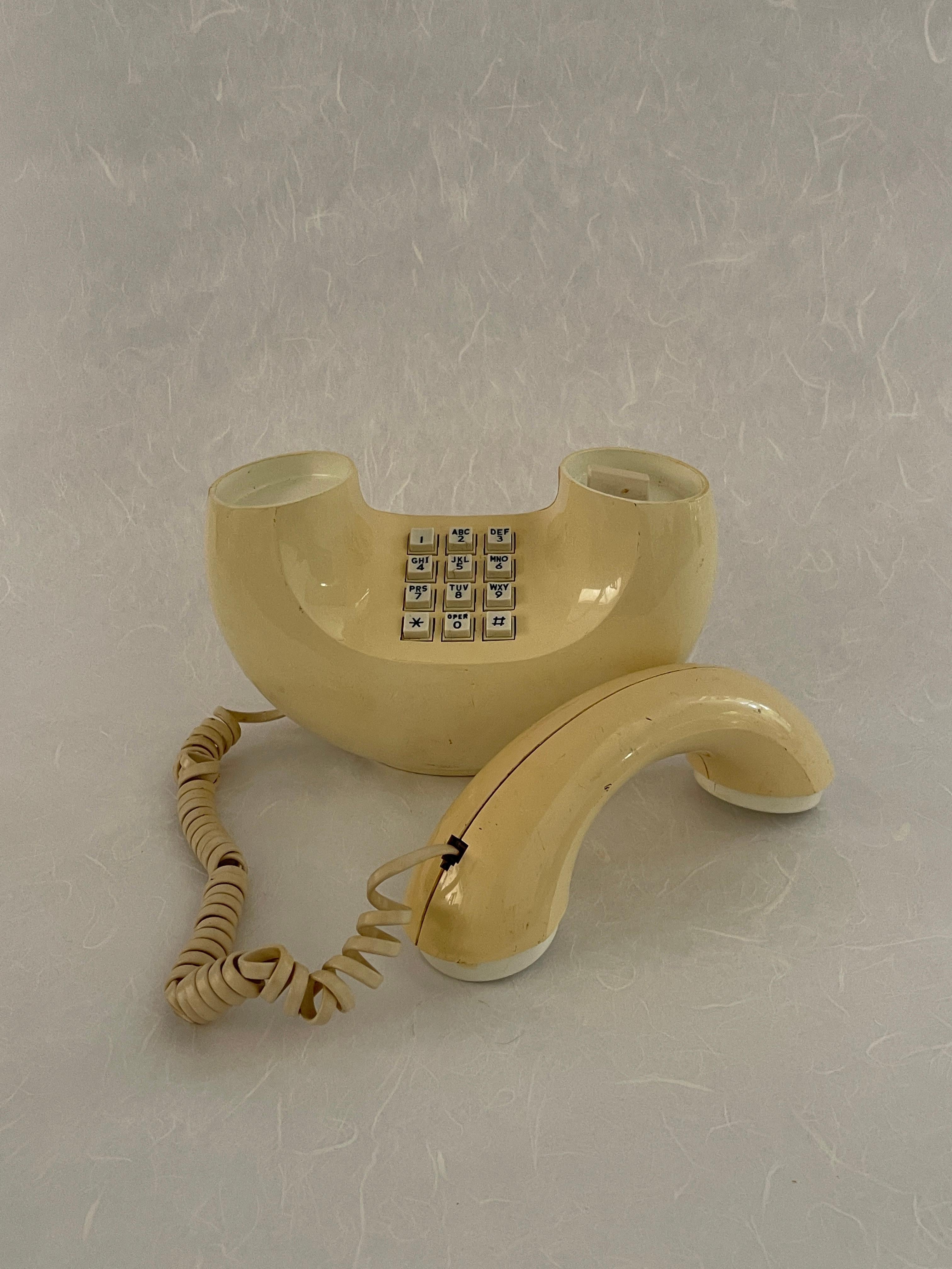 20th Century Cream Loop Western Electric Telephone In Good Condition In Miami, FL