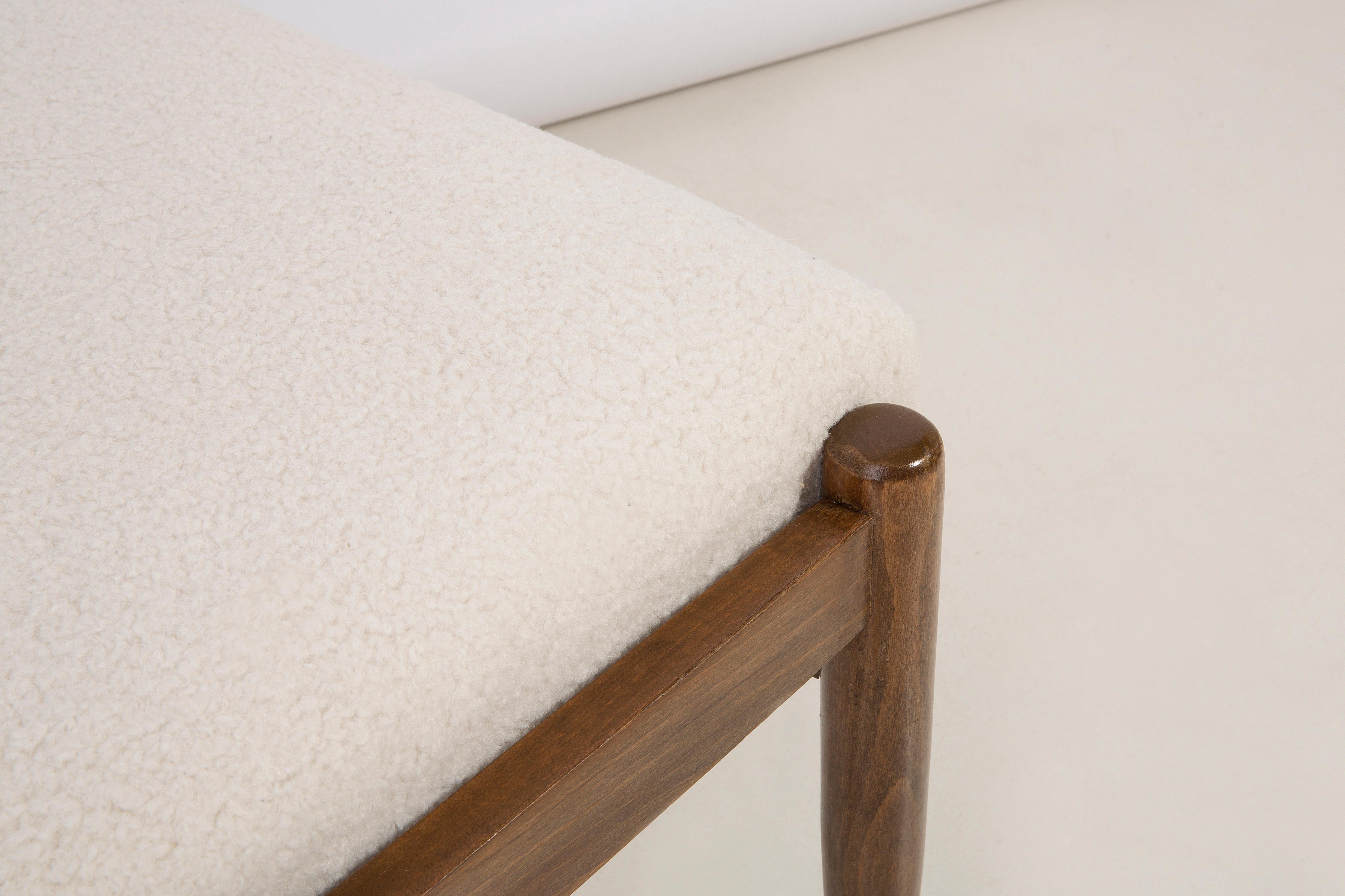Poltrona e sgabello in crème boucle del XX secolo, Edmund Homa, anni '60 in vendita 6