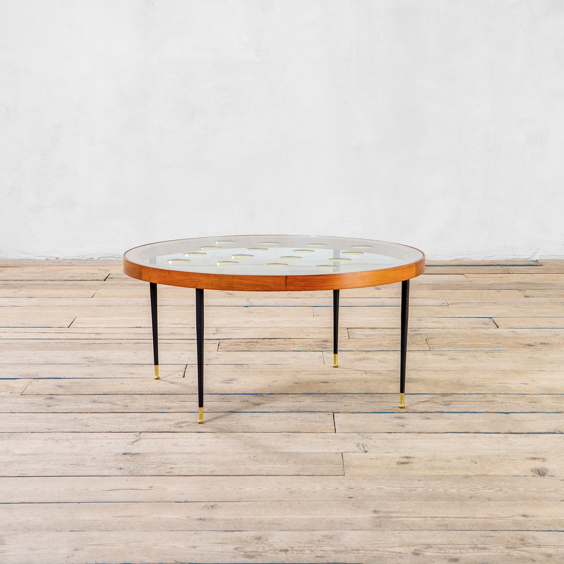 Mid-Century Modern Table basse d'art Cristal du 20e siècle avec détails dorés en vente