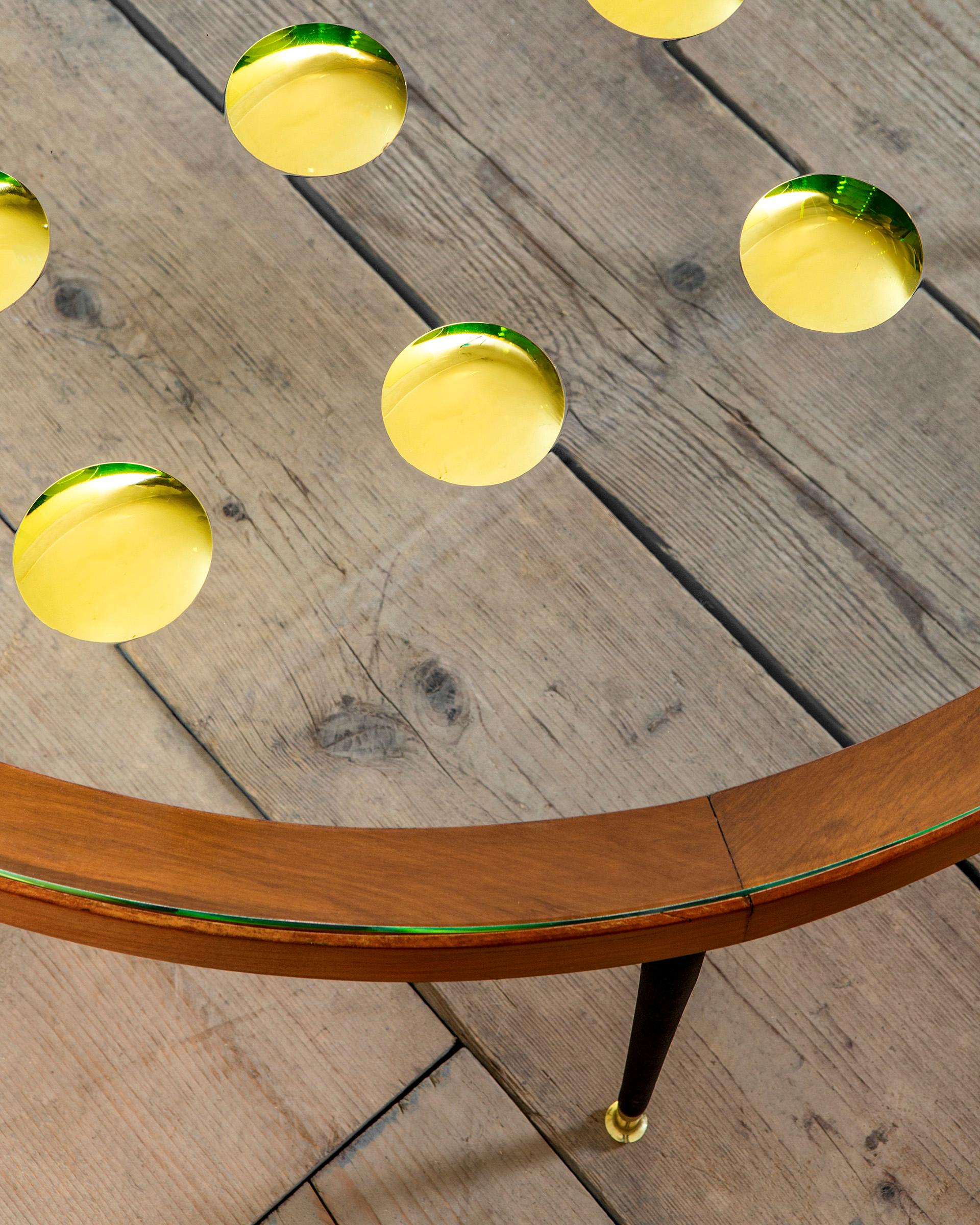 Milieu du XXe siècle Table basse d'art Cristal du 20e siècle avec détails dorés en vente