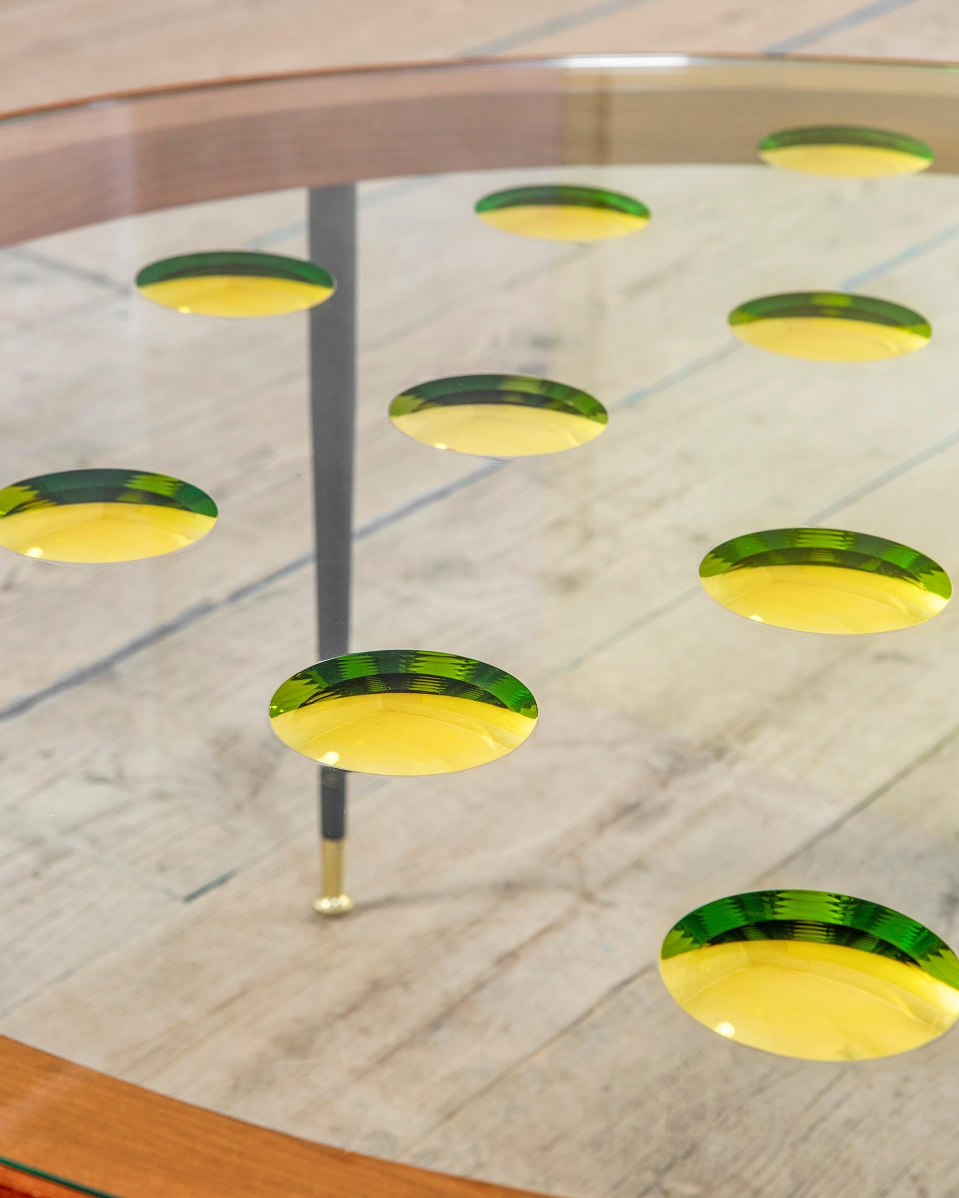 Verre Table basse d'art Cristal du 20e siècle avec détails dorés en vente