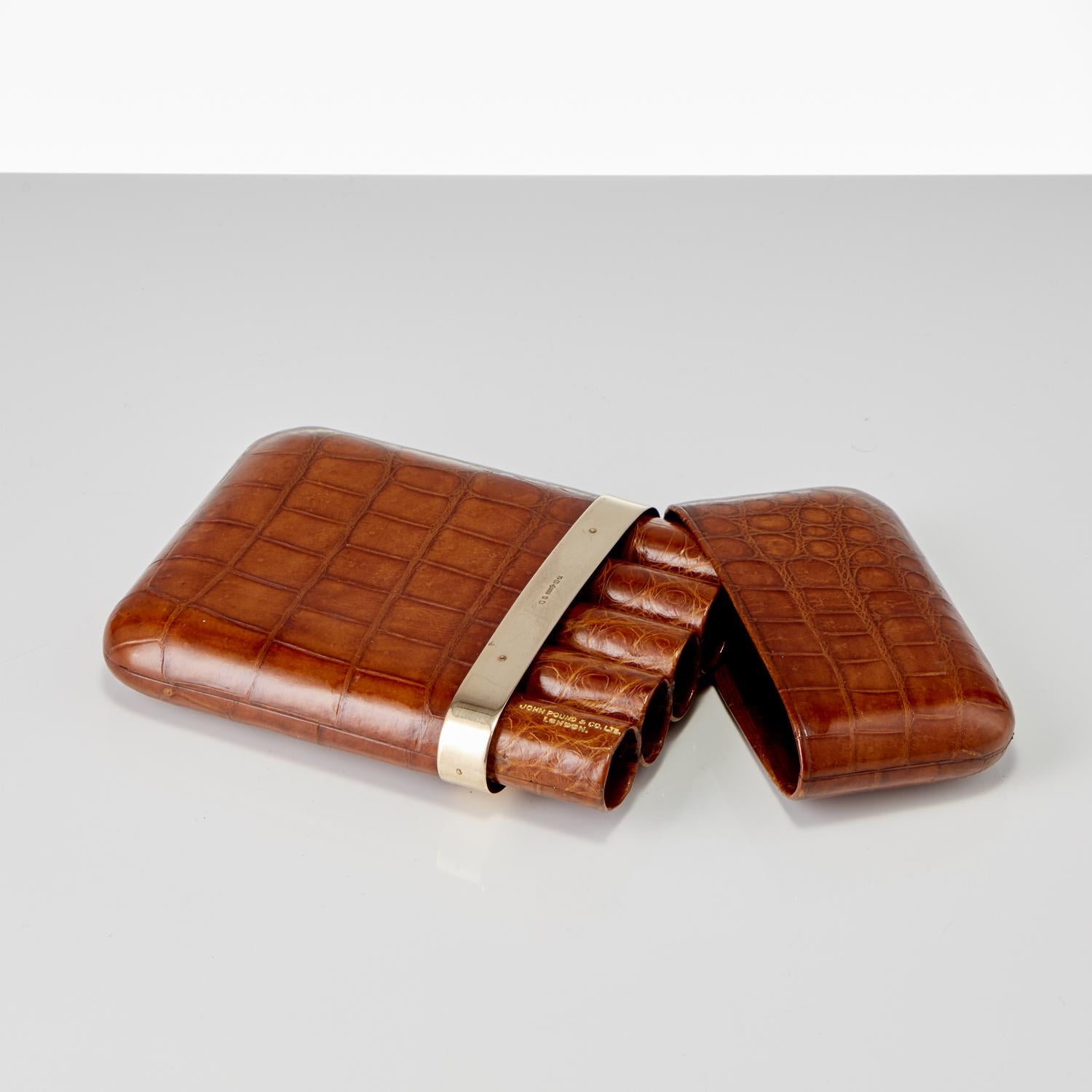 This piece is pure elegance & in excellent condition, the the fine skin retains its original sheen and the piece appears to be in unused condition.
circa 1915-1920.

John Pound is the oldest luggage brand in the world. Starting life in the City