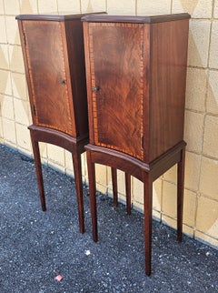 Aparadores laterales de caoba con incrustaciones cruzadas del siglo XX, Pareja