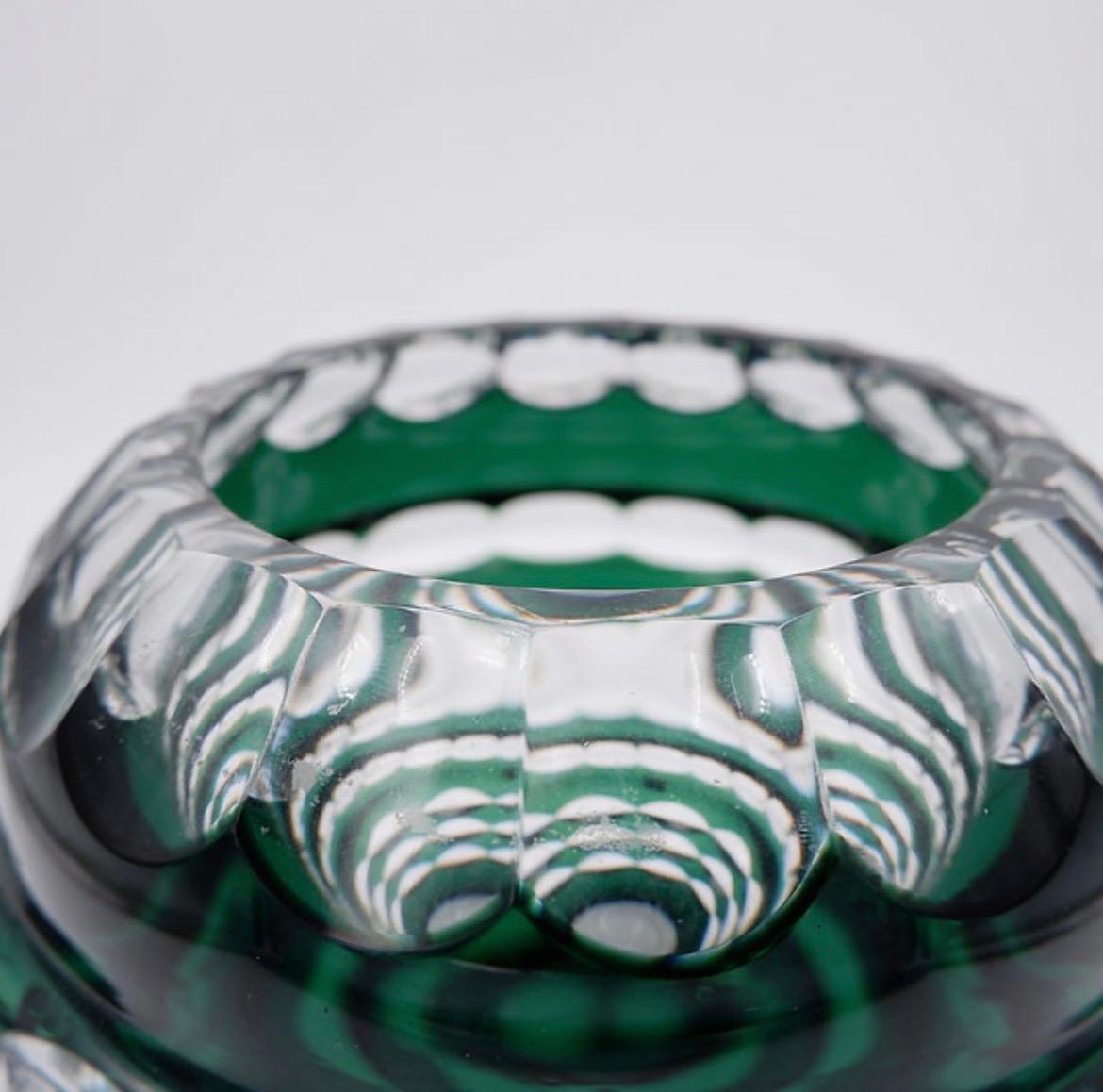 Vetro intagliato Vaso in cristallo Art Deco del XX secolo di Val Saint Lambert attribuito a Charles Graffart in vendita