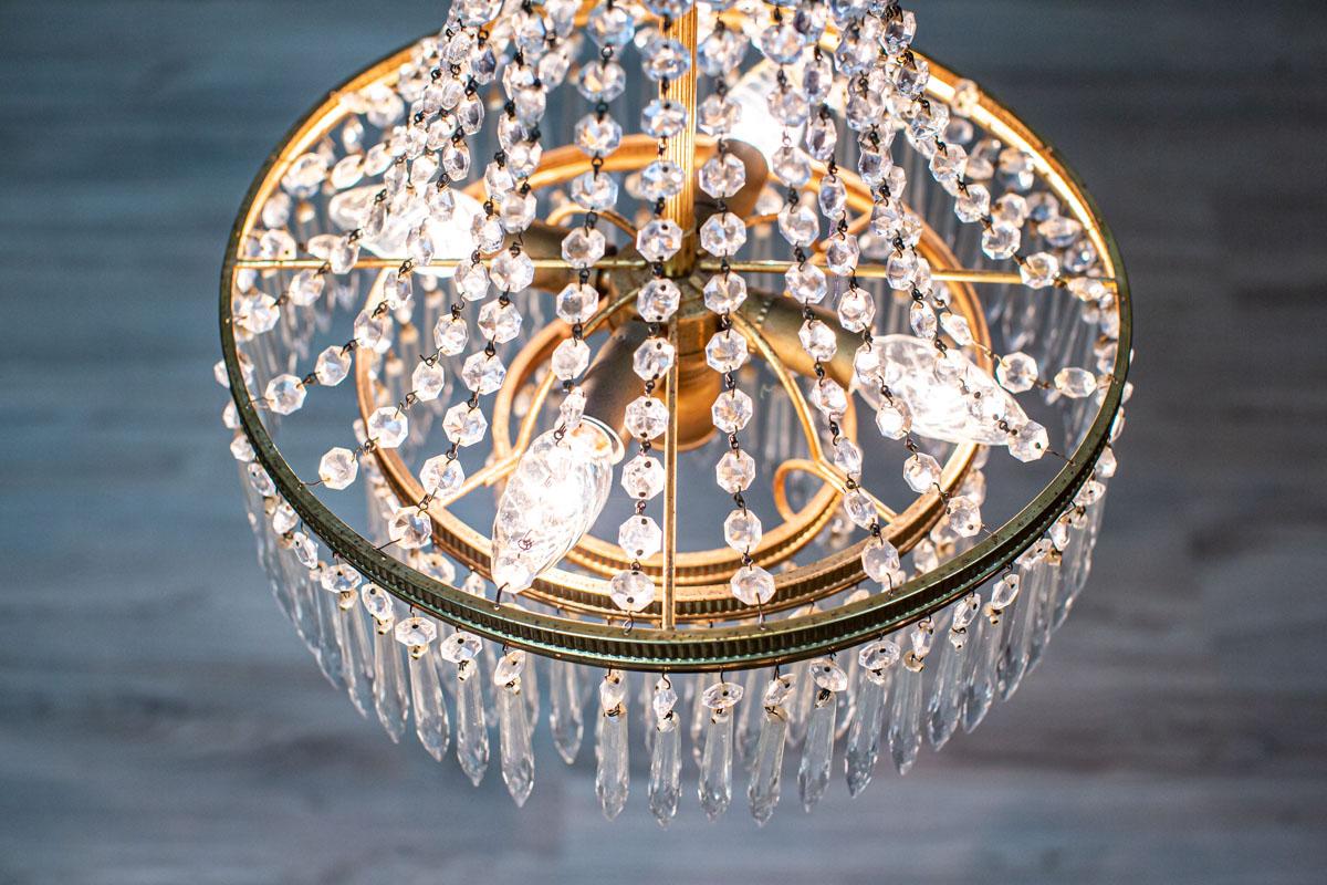 20th-Century Crystal Chandelier with Brass Elements 5