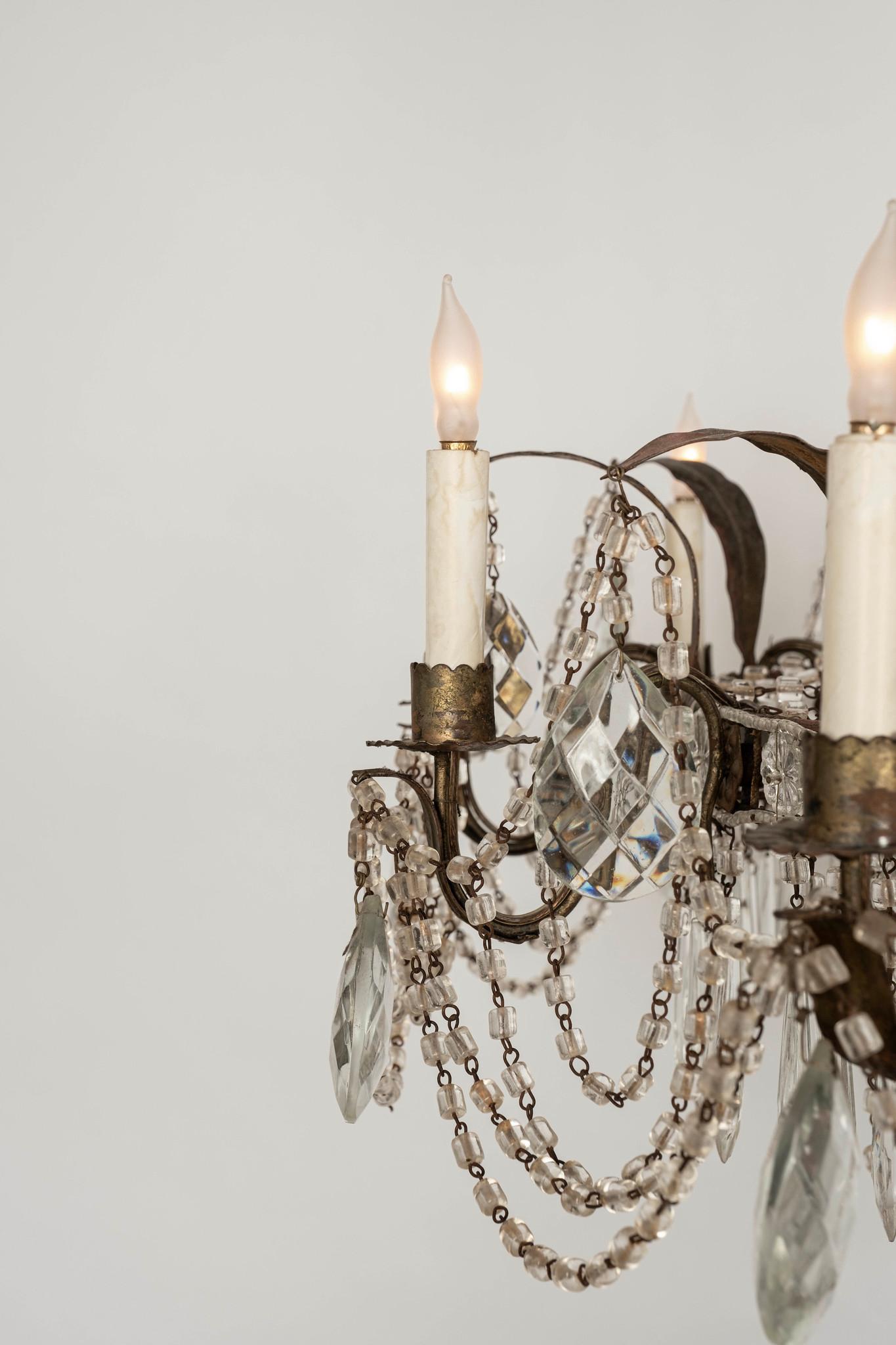 Lampadario di cristallo del XX secolo, due disponibili In condizioni buone in vendita a Houston, TX