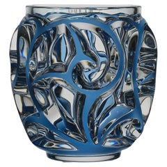 Vaso in cristallo del XX secolo intitolato "Blue Tourbillon" di Marc Lalique