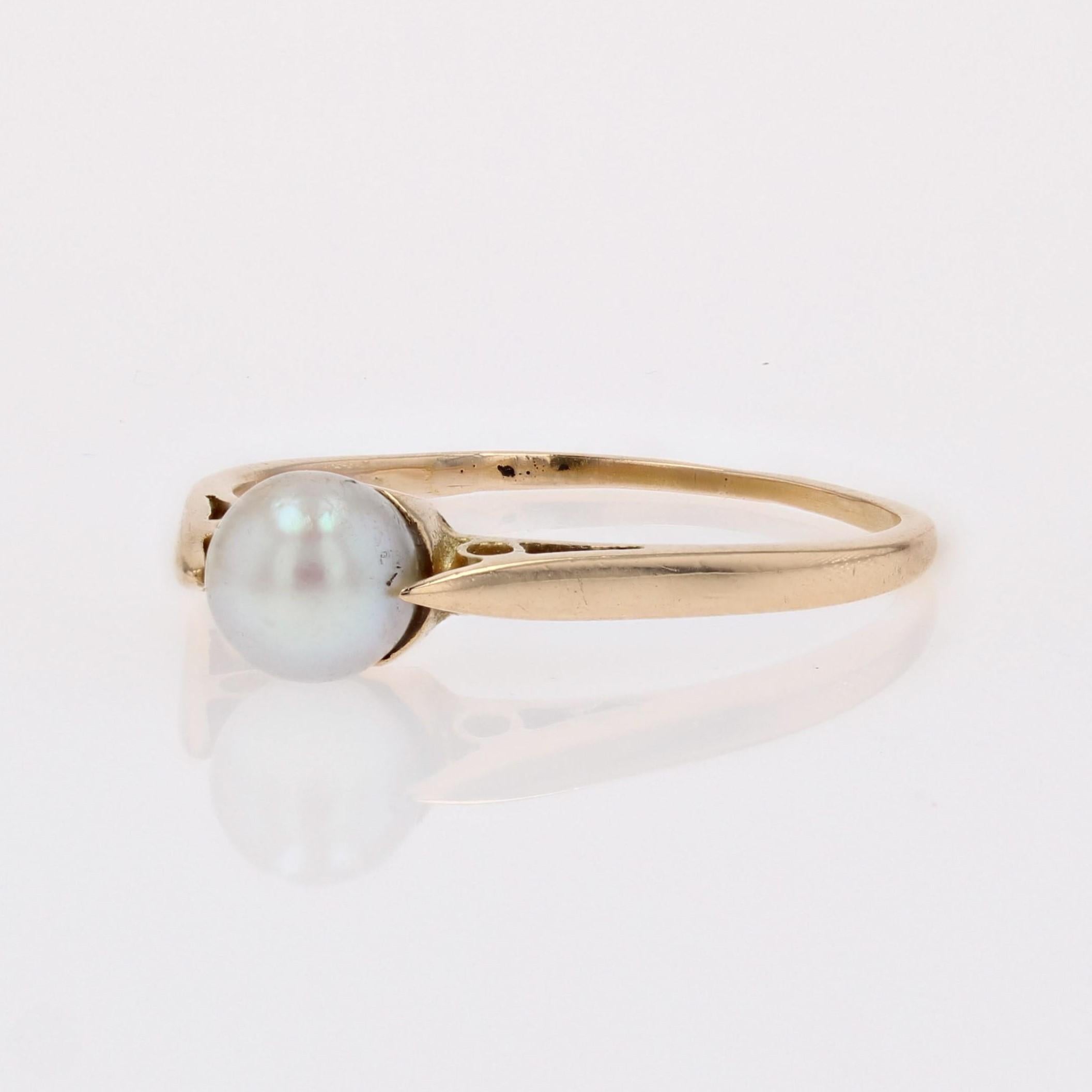 Belle Époque Bague solitaire en or jaune 18 carats perle de culture du 20e siècle en vente