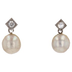 20th Century Cultured Pearl Diamonds 18 Karat Yellow Gold Drop Earrings