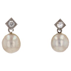 20th Century Cultured Pearl Diamonds 18 Karat Yellow Gold Drop Earrings