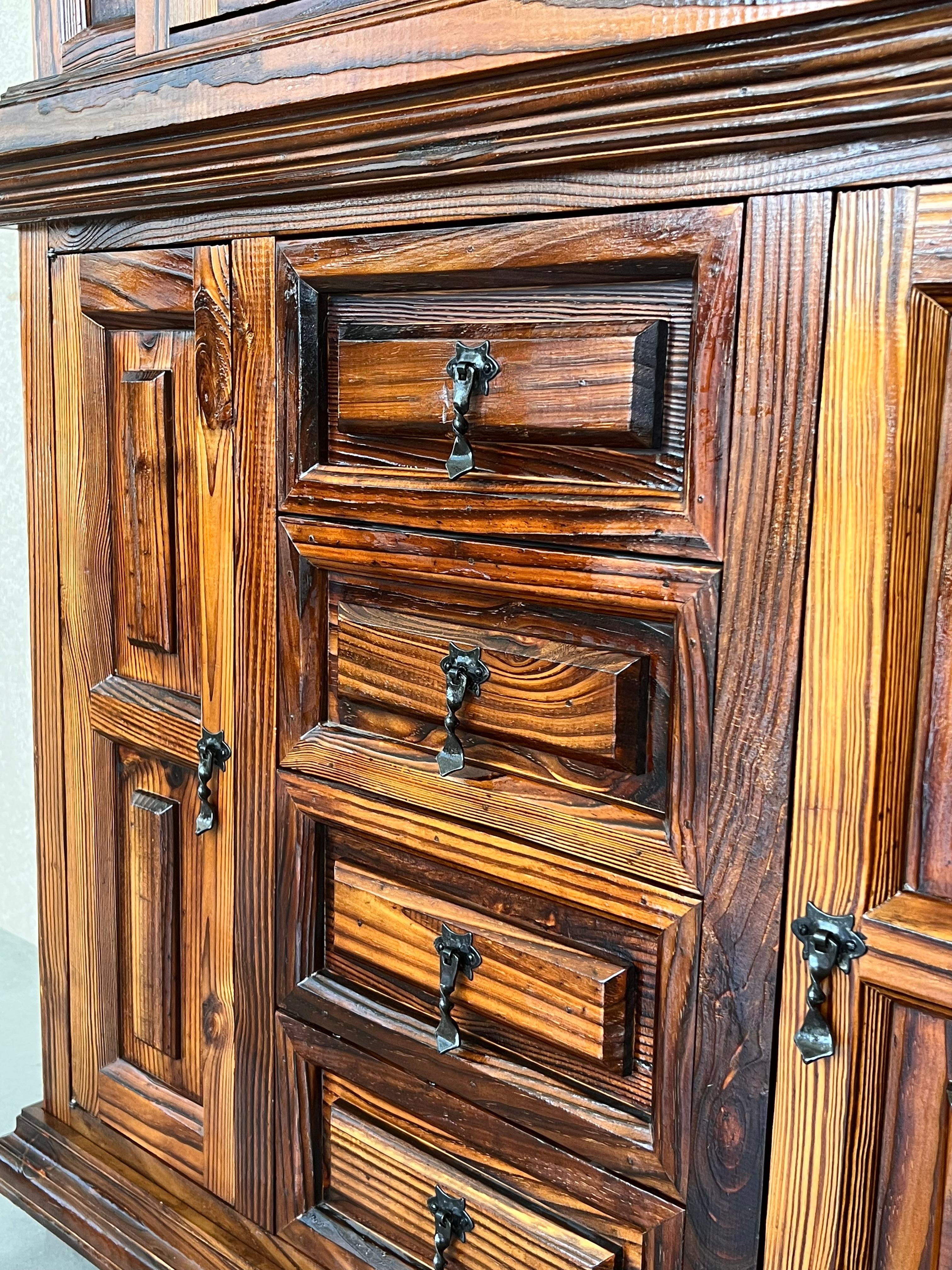 Armoire ou meuble de rangement du XXe siècle, pin, Espagne, restauré en vente 2