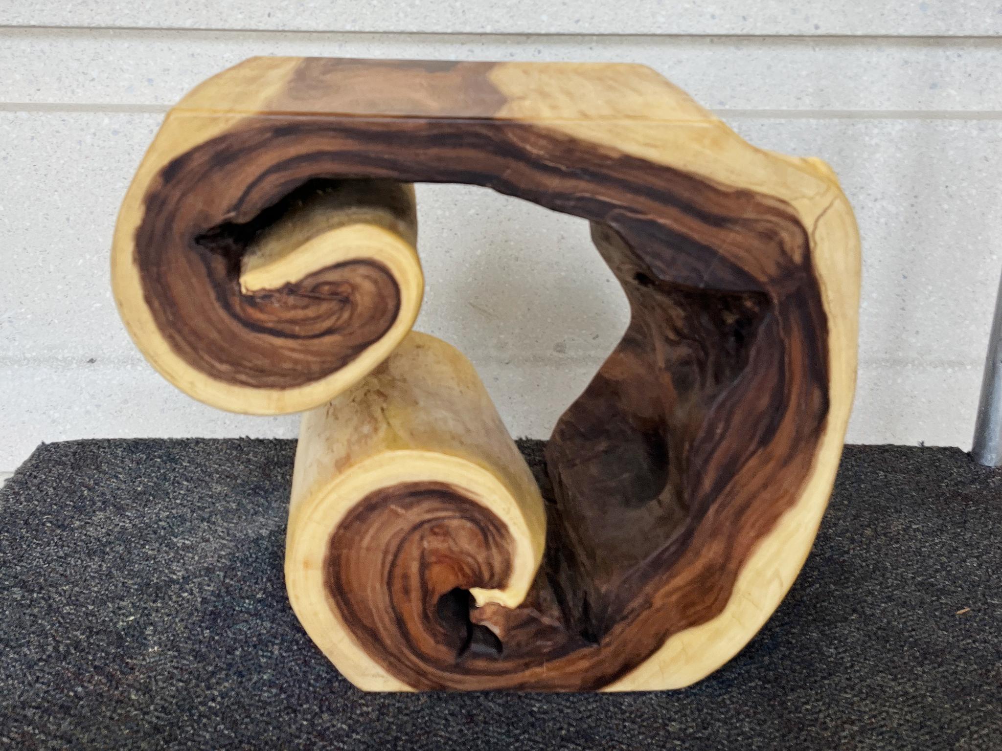 20e siècle - The Pedestal en bois courbé Bon état - En vente à New York, NY