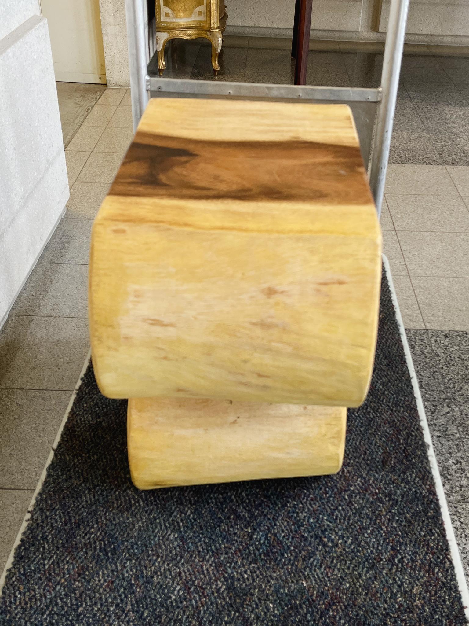 Bois 20e siècle - The Pedestal en bois courbé en vente