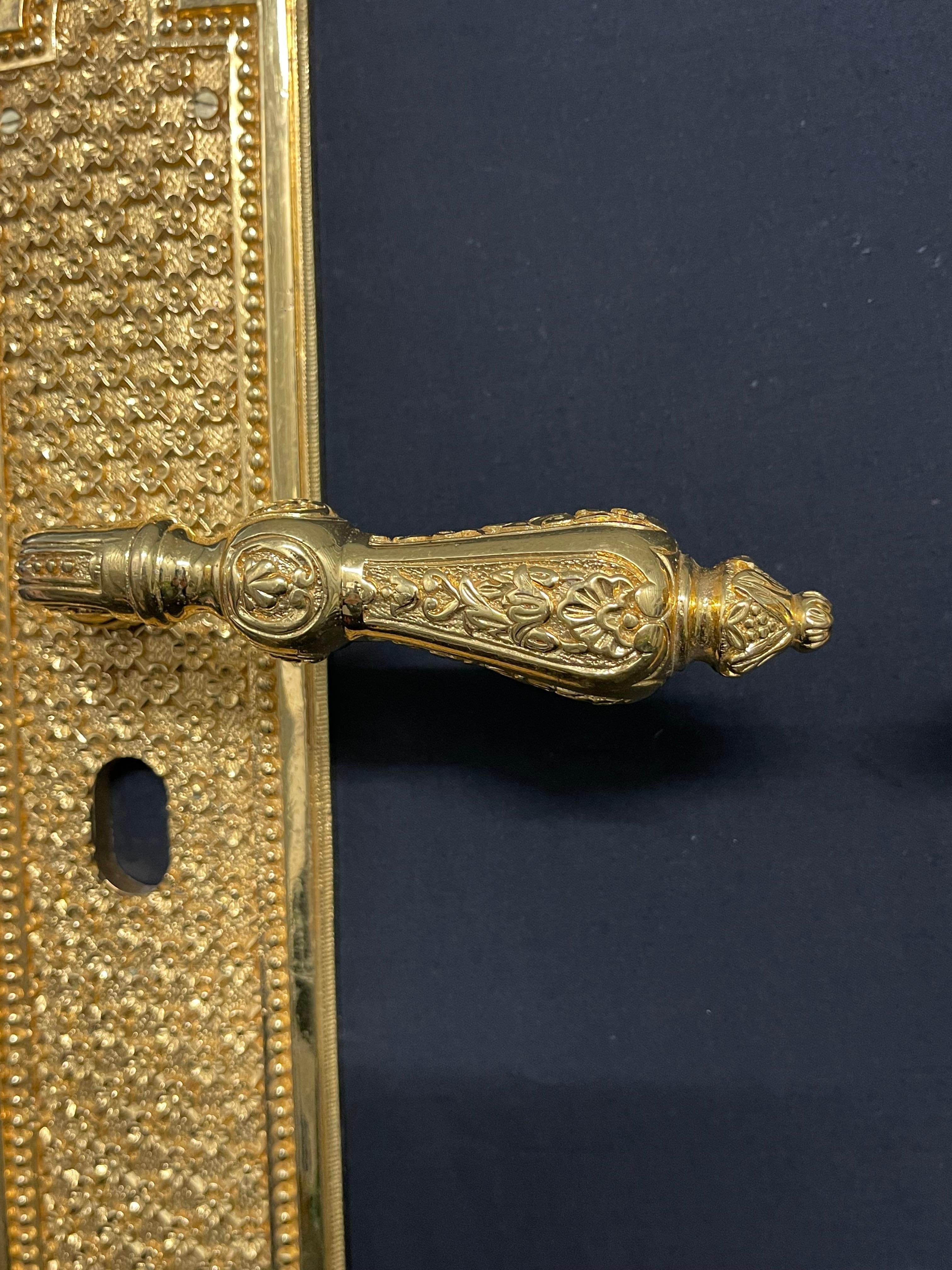 20th Century Custom made 24 karat Gold plated door handle In Excellent Condition For Sale In Southall, GB