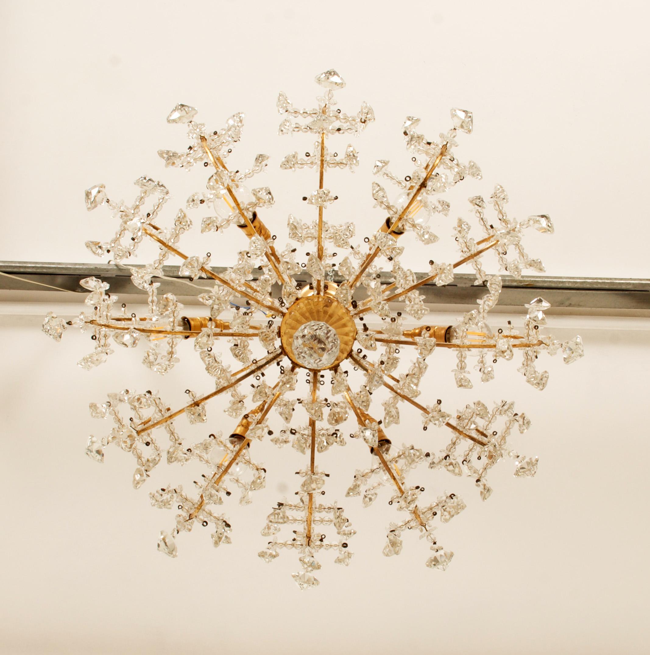 Lampadario in cristallo tagliato del XX secolo in vendita 3