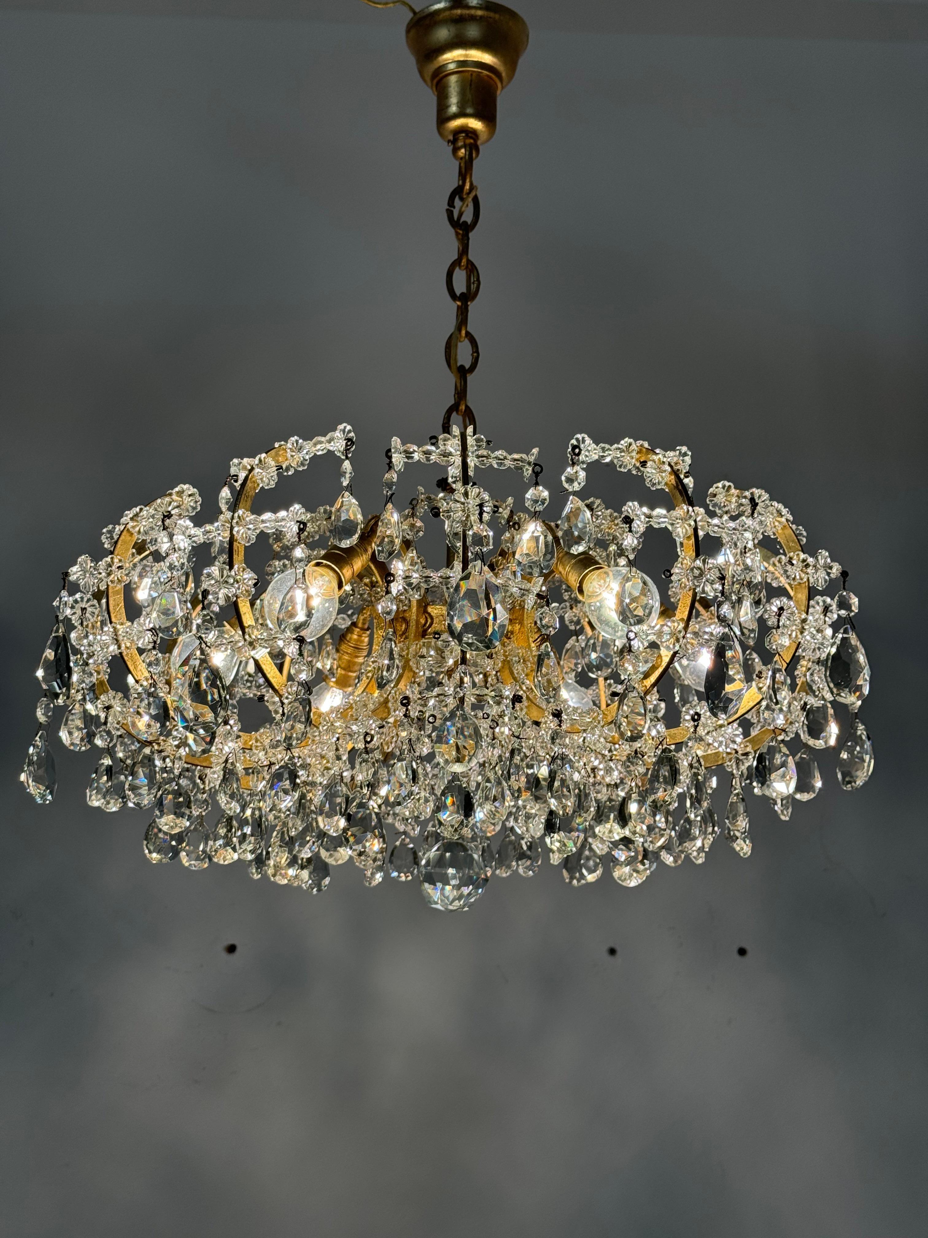 Lampadario in cristallo tagliato del XX secolo in vendita 4