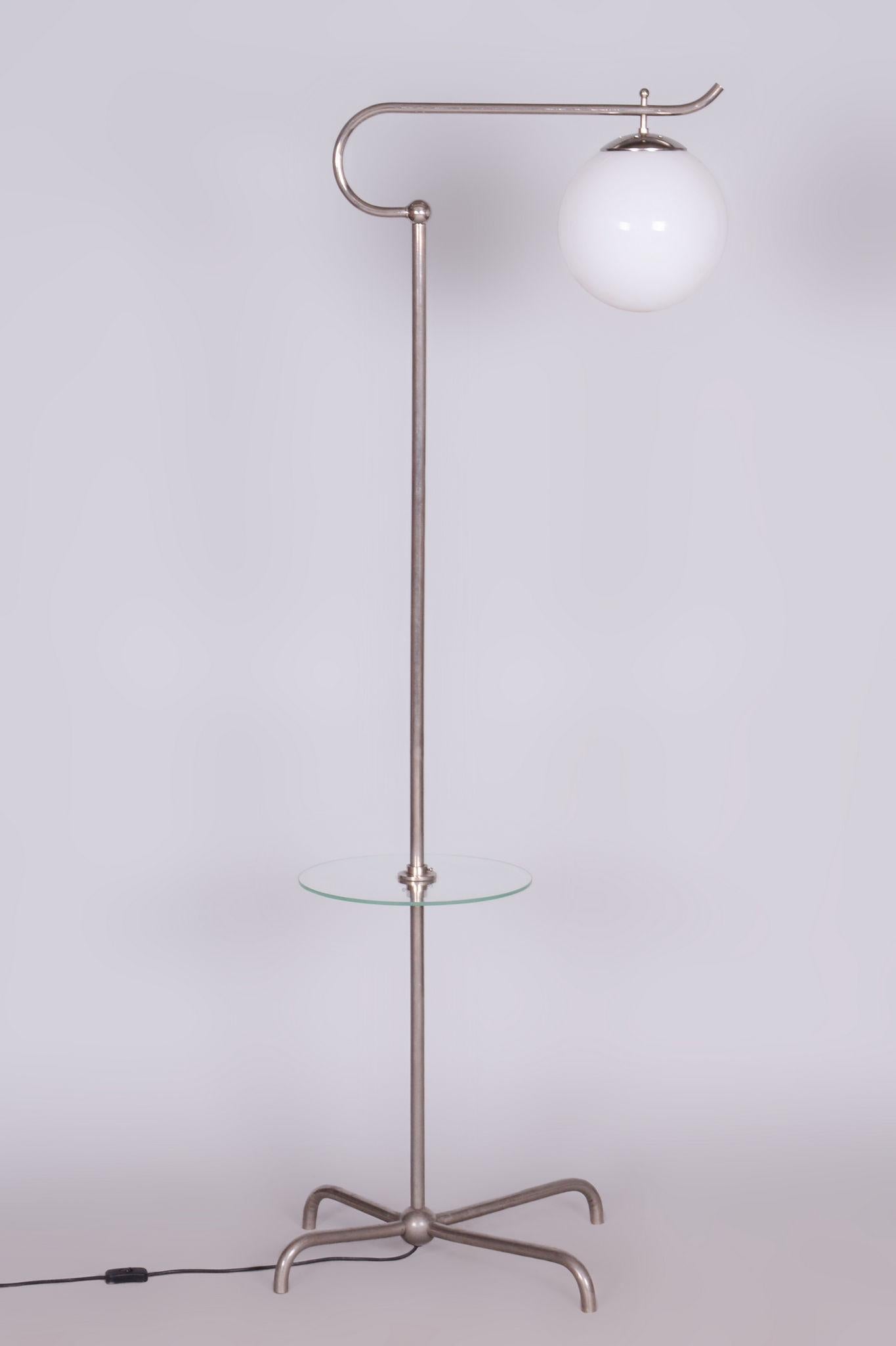20th Century Czech Bauhaus Chrome Floor Lamp, by Hynek Gottwald, 1930s In Good Condition For Sale In Horomerice, CZ