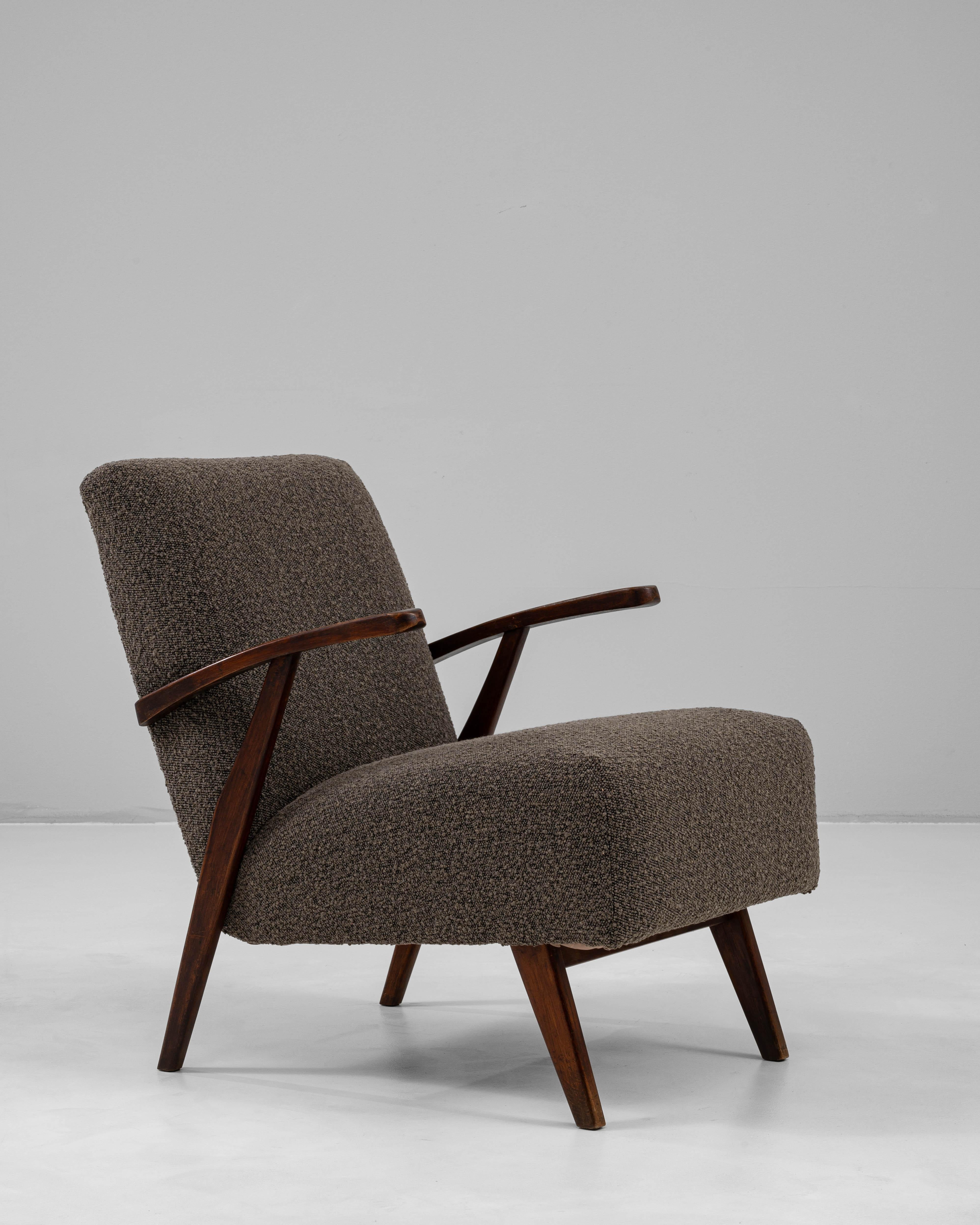 Sillón tapizado MCM checo del siglo XX en venta 4
