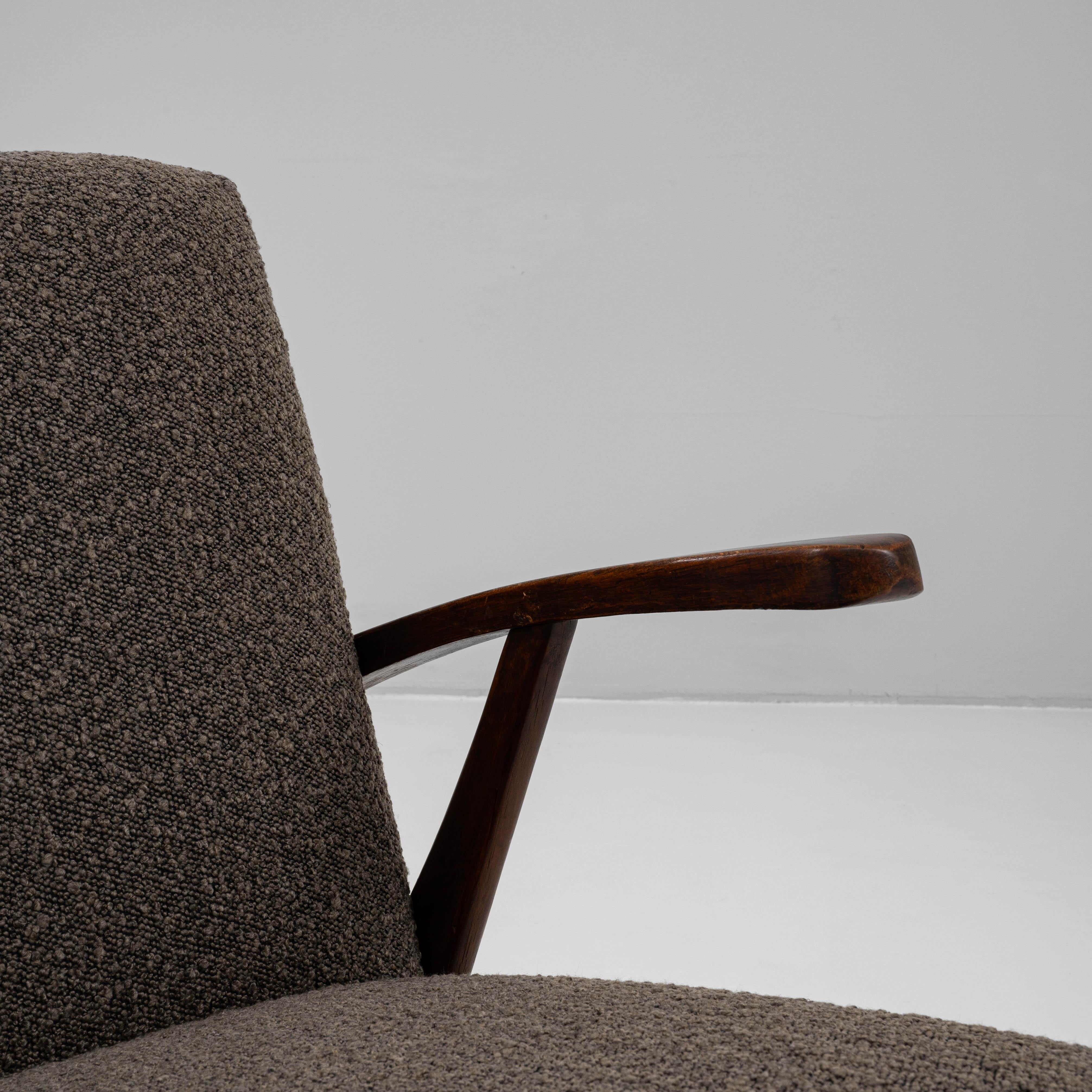 Sillón tapizado MCM checo del siglo XX en venta 7