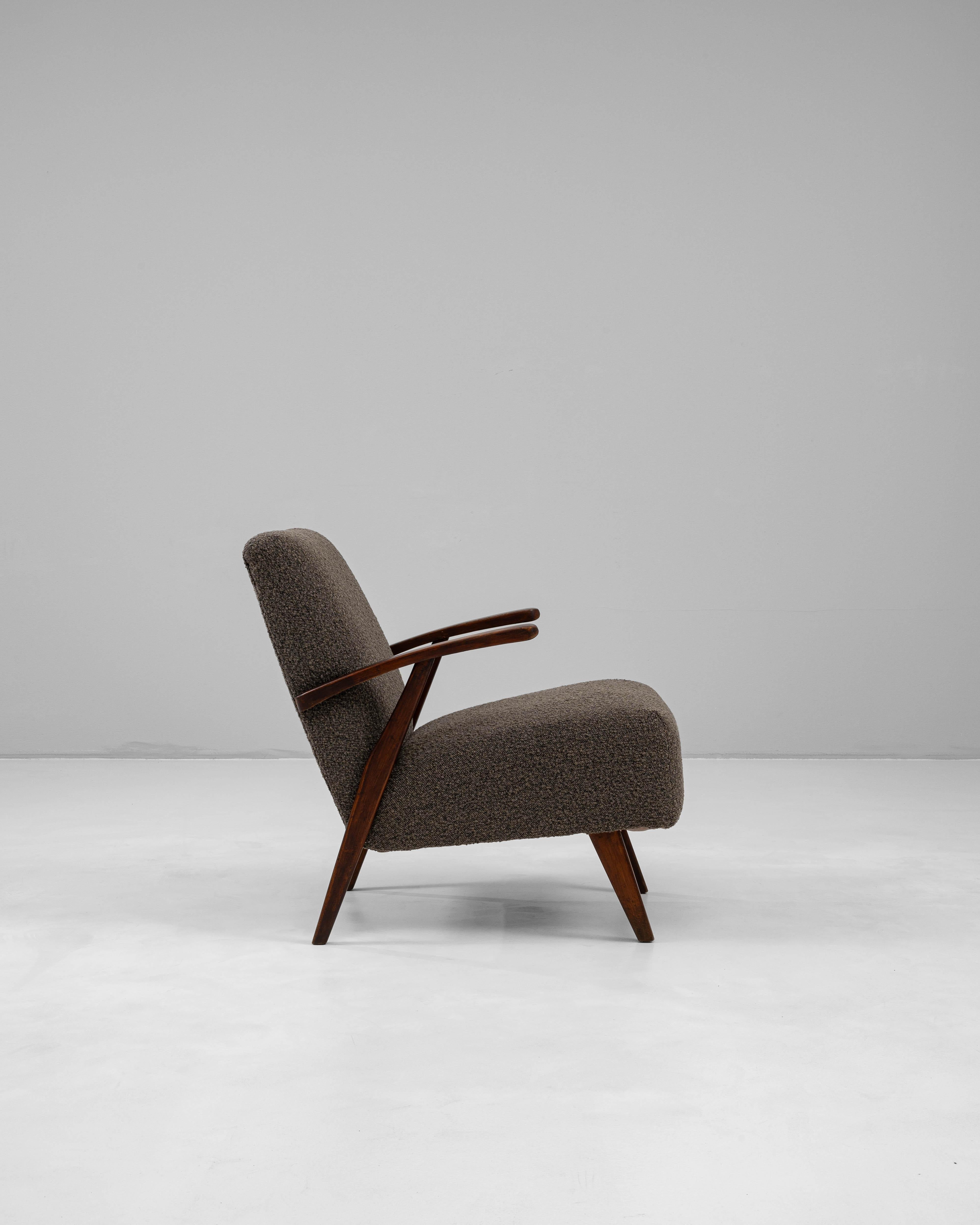 Sillón tapizado MCM checo del siglo XX Moderno de mediados de siglo en venta