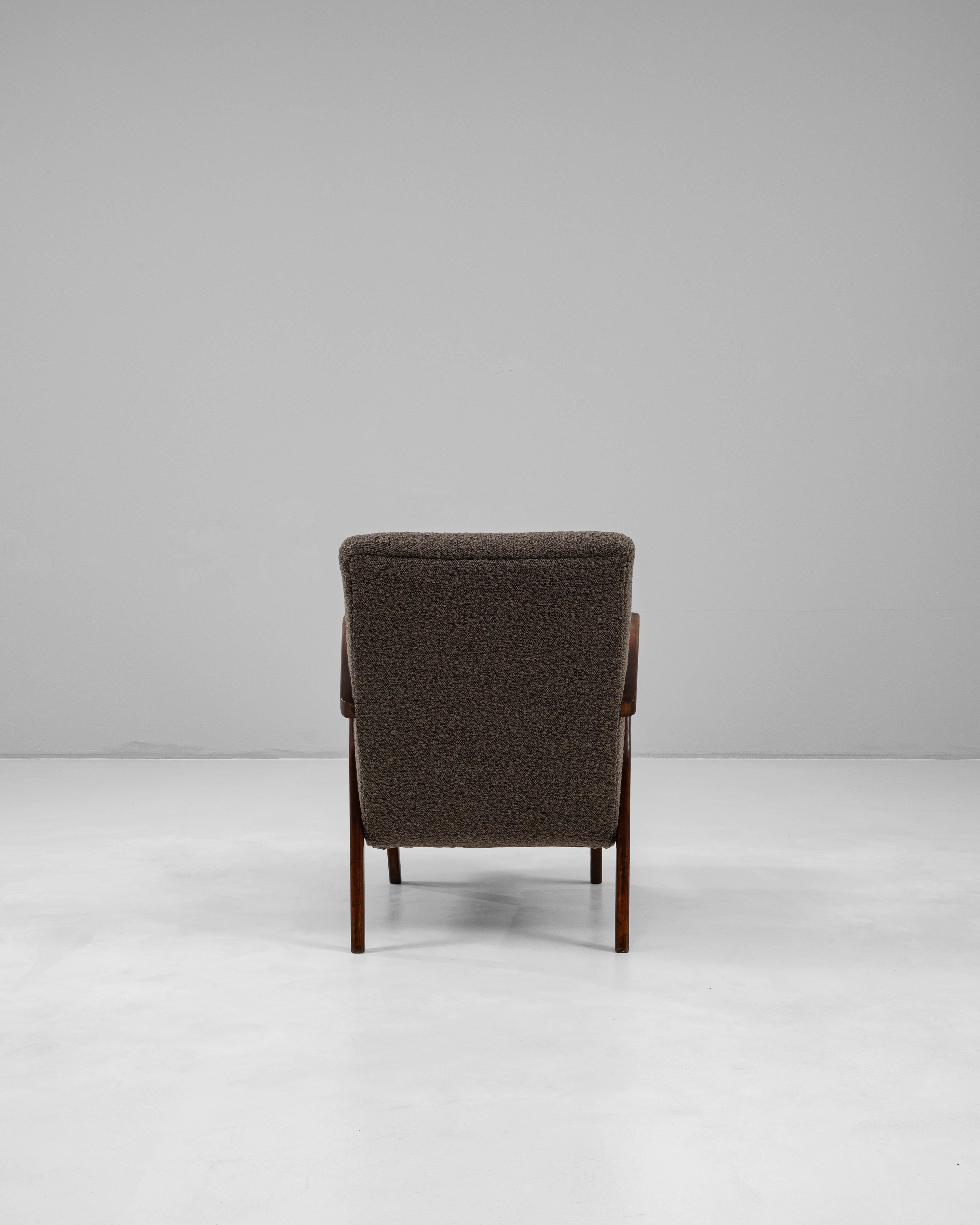 Sillón tapizado MCM checo del siglo XX Checo en venta