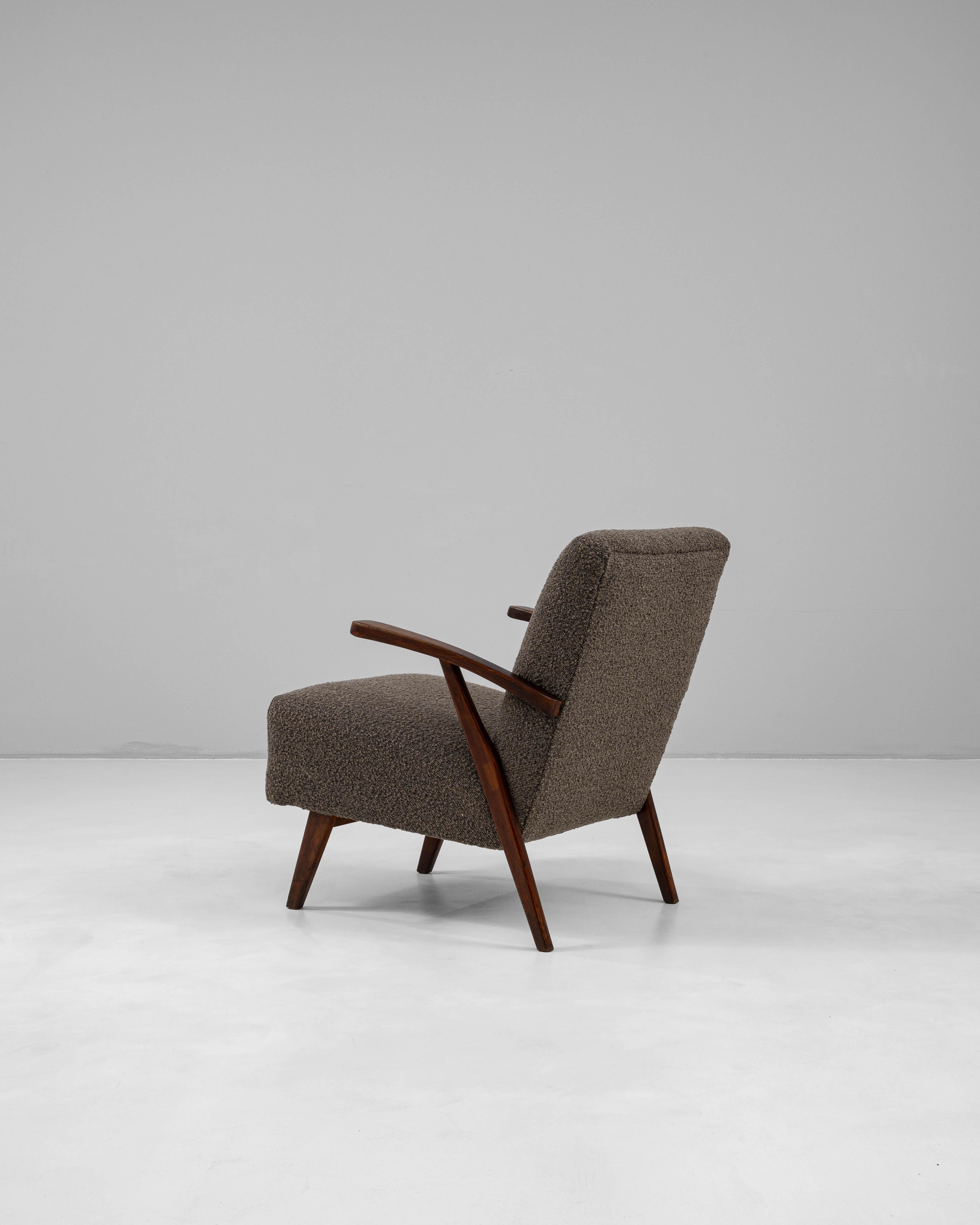 Sillón tapizado MCM checo del siglo XX en Bueno estado para la venta en High Point, NC