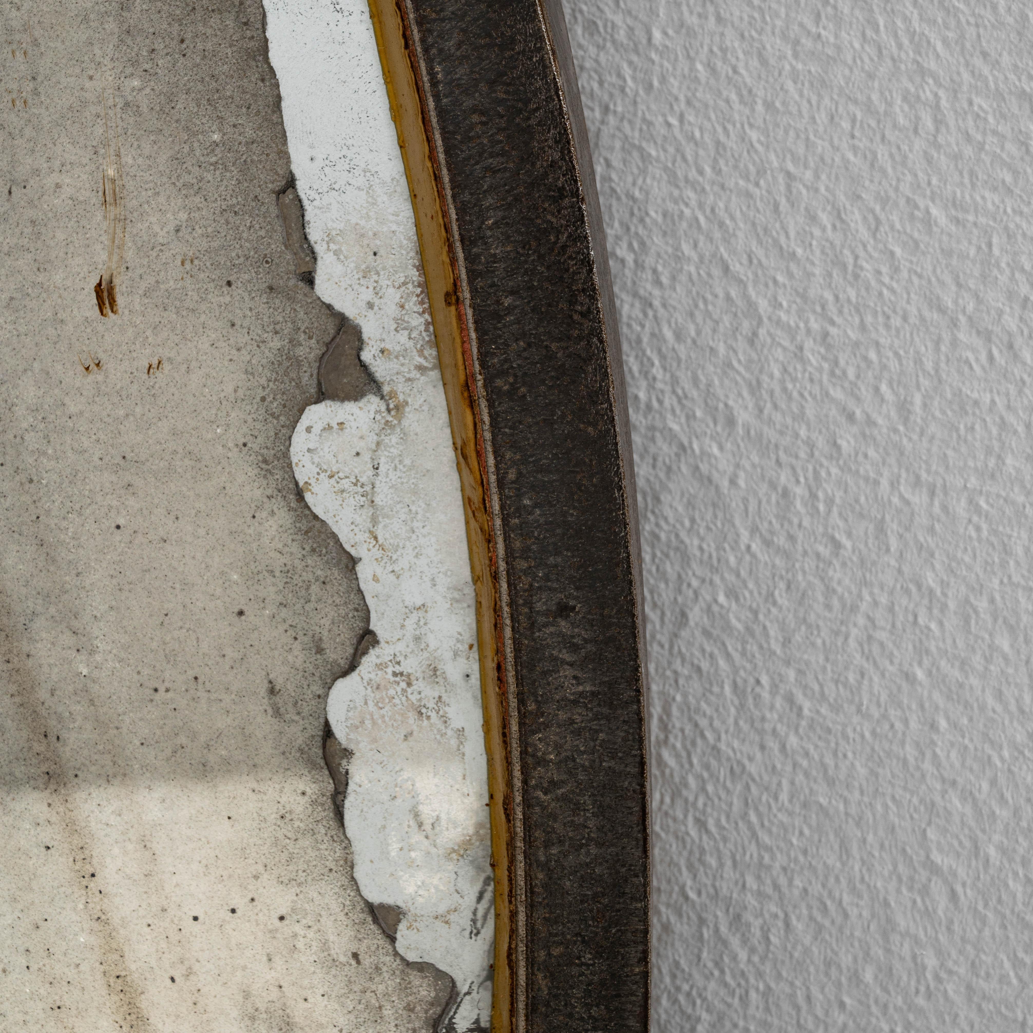 Miroir rond en métal tchèque du 20e siècle en vente 4