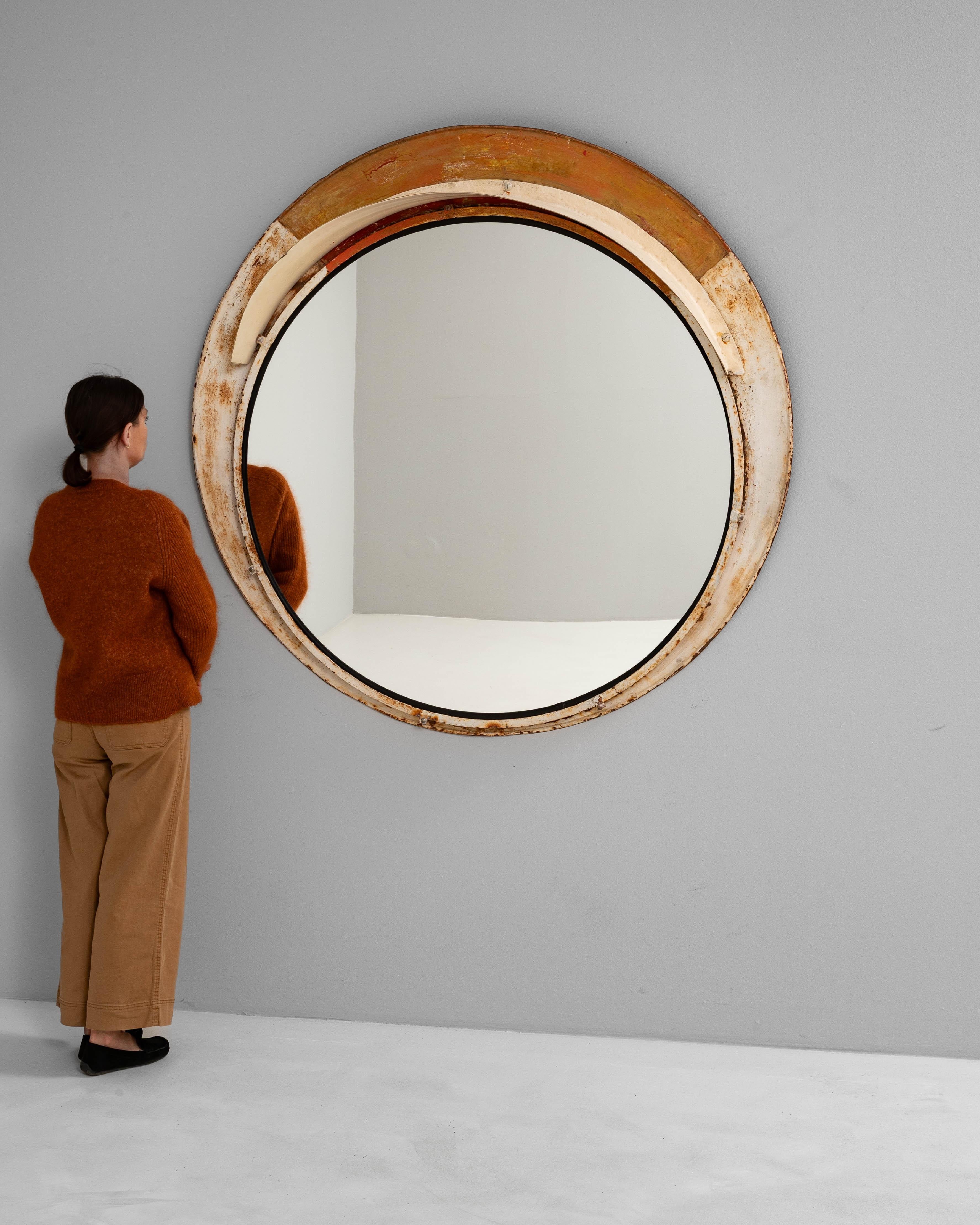 Industriel Miroir rond en métal tchèque du 20e siècle en vente