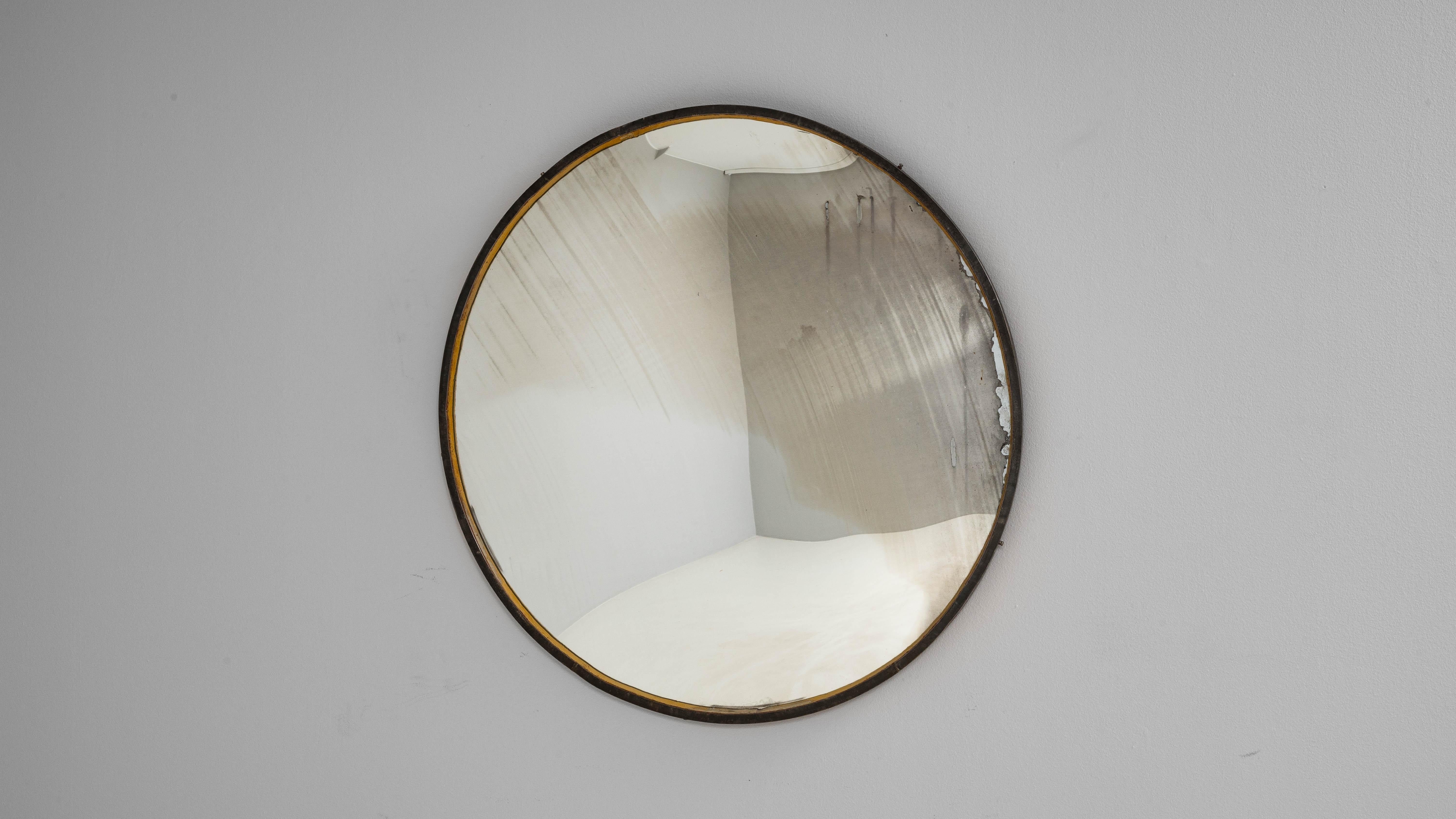 Miroir rond en métal tchèque du 20e siècle en vente 2