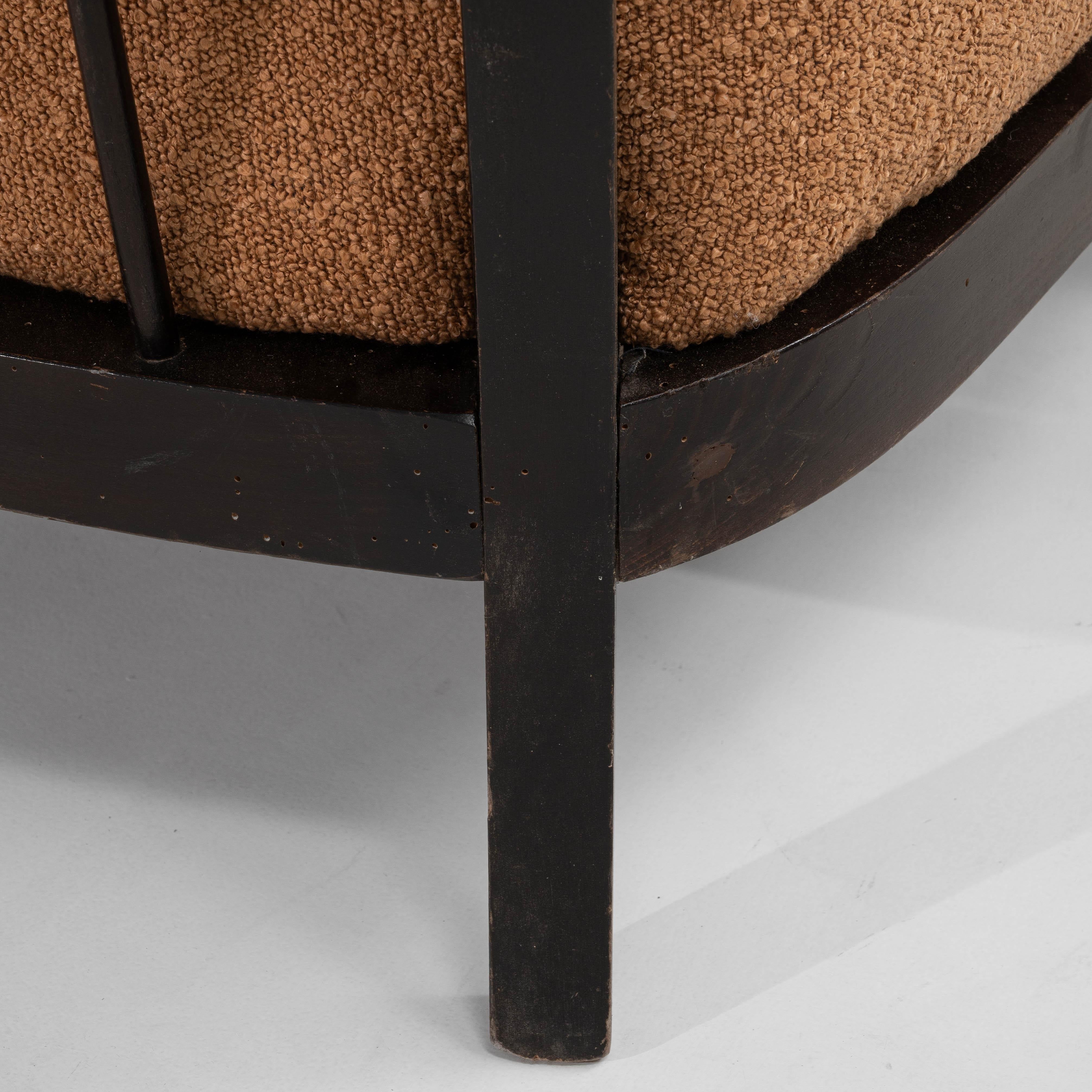 Sillón checo del siglo XX tapizado en naranja en venta 5