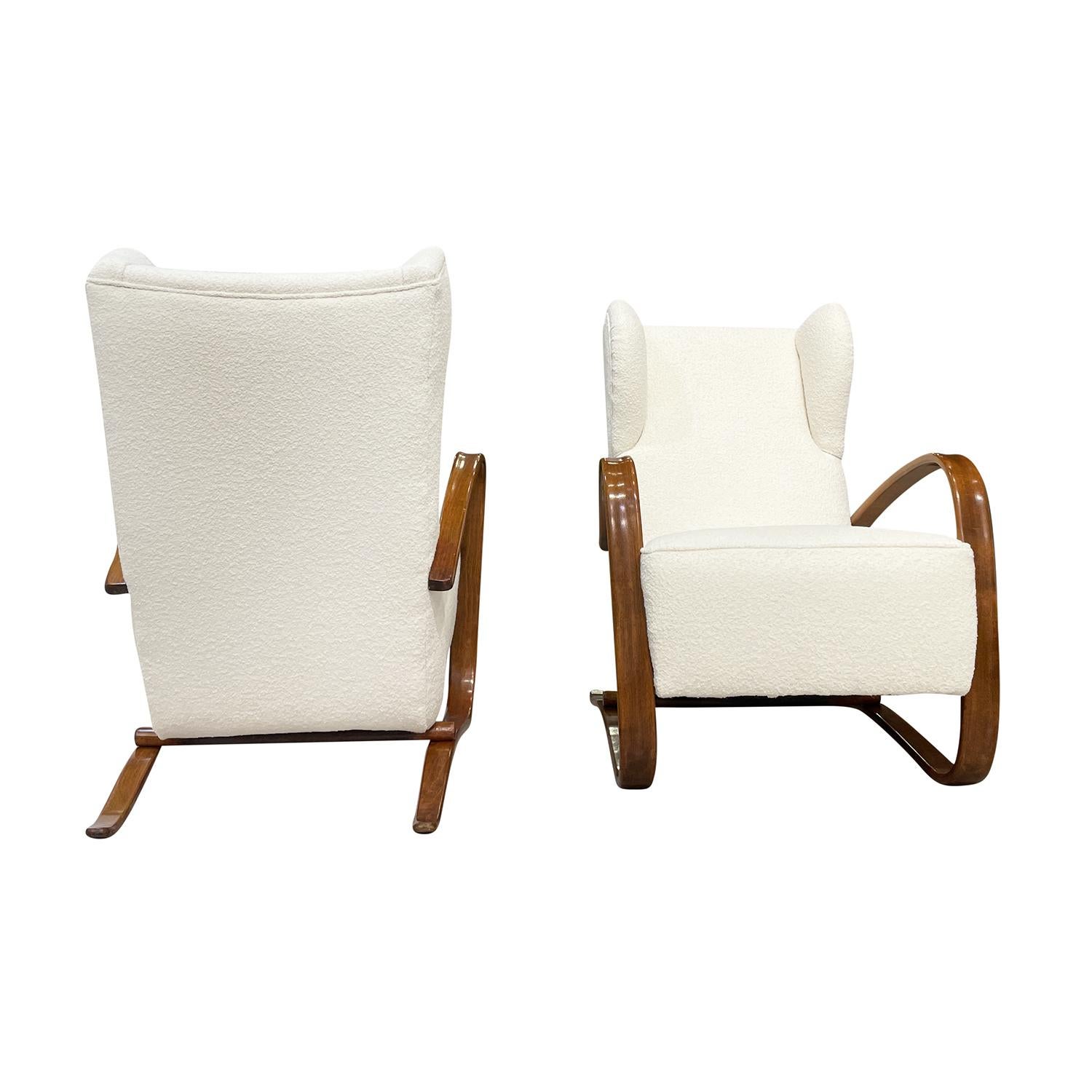 Fabric 20th Century Czech Pair of Mahogany H269 Lounge Chairs by Jindrich Halabala For Sale