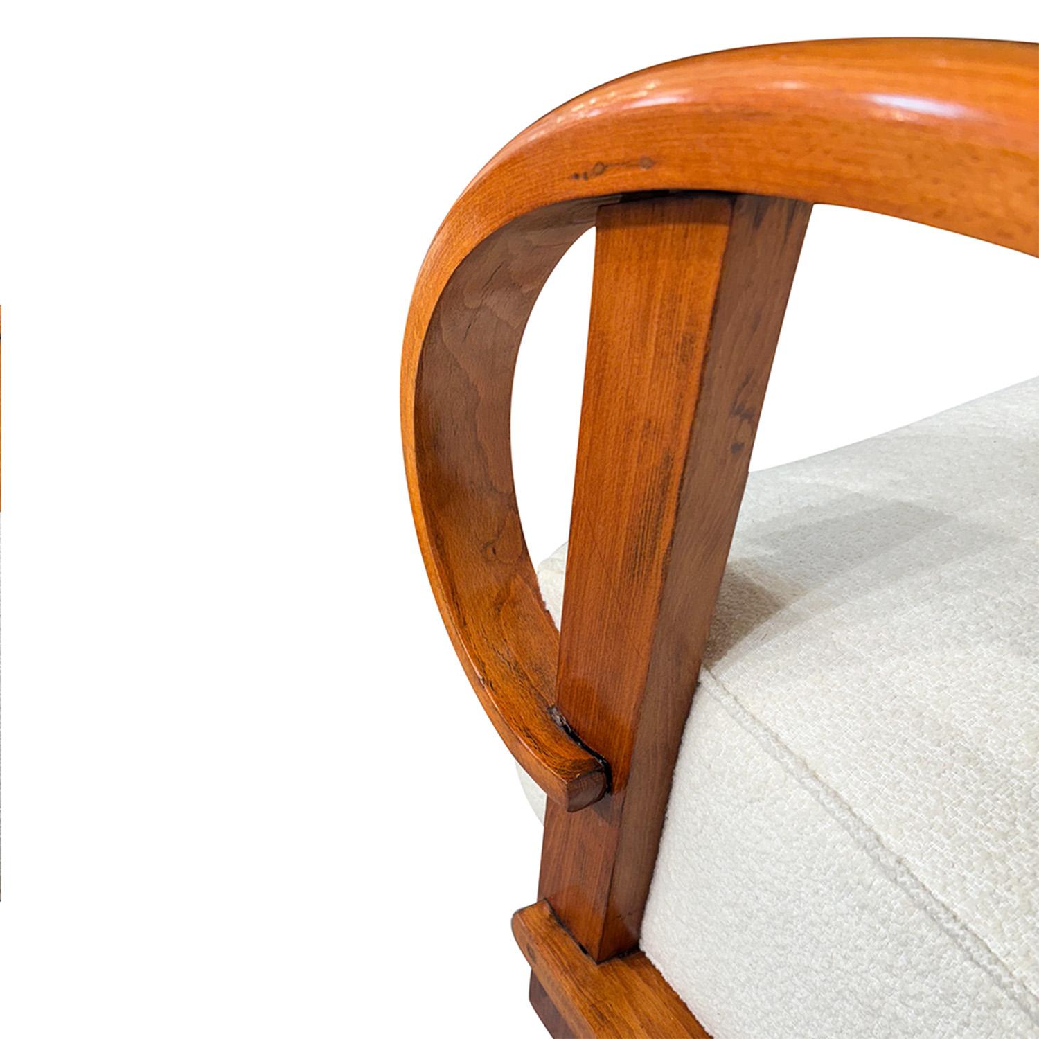 20e siècle Paire tchèque de chaises longues en noyer sculptées par Thonet en vente 5