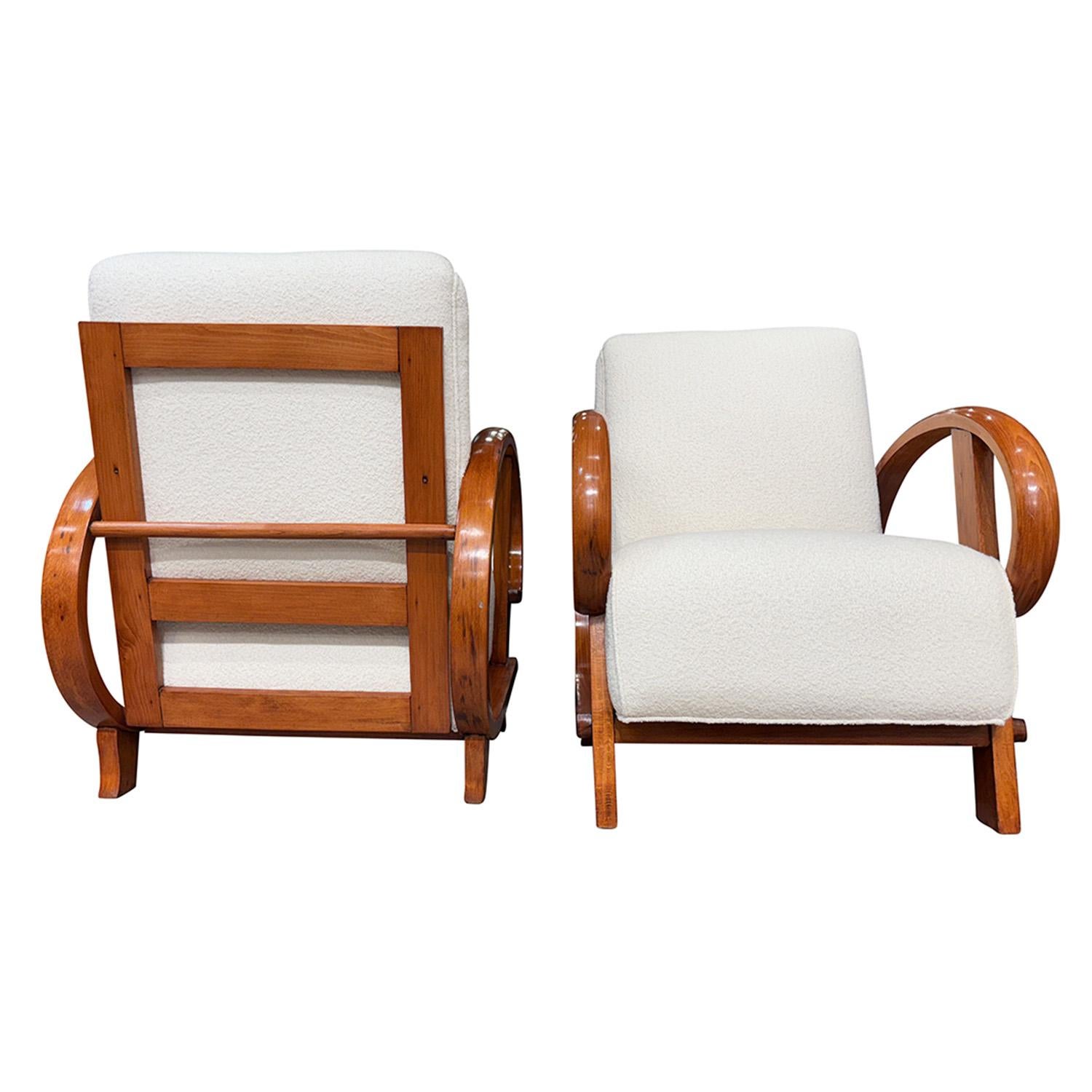 20ième siècle 20e siècle Paire tchèque de chaises longues en noyer sculptées par Thonet en vente