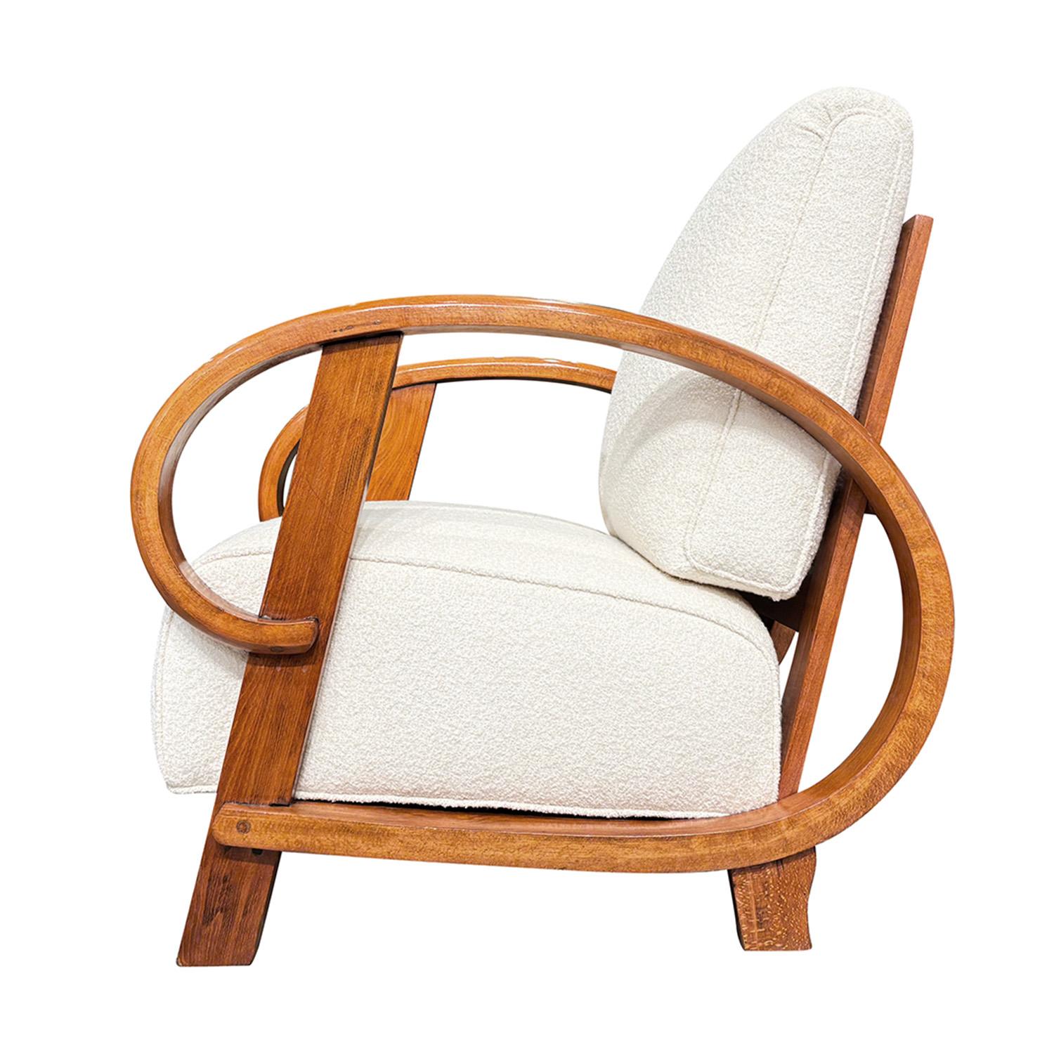 Tissu 20e siècle Paire tchèque de chaises longues en noyer sculptées par Thonet en vente