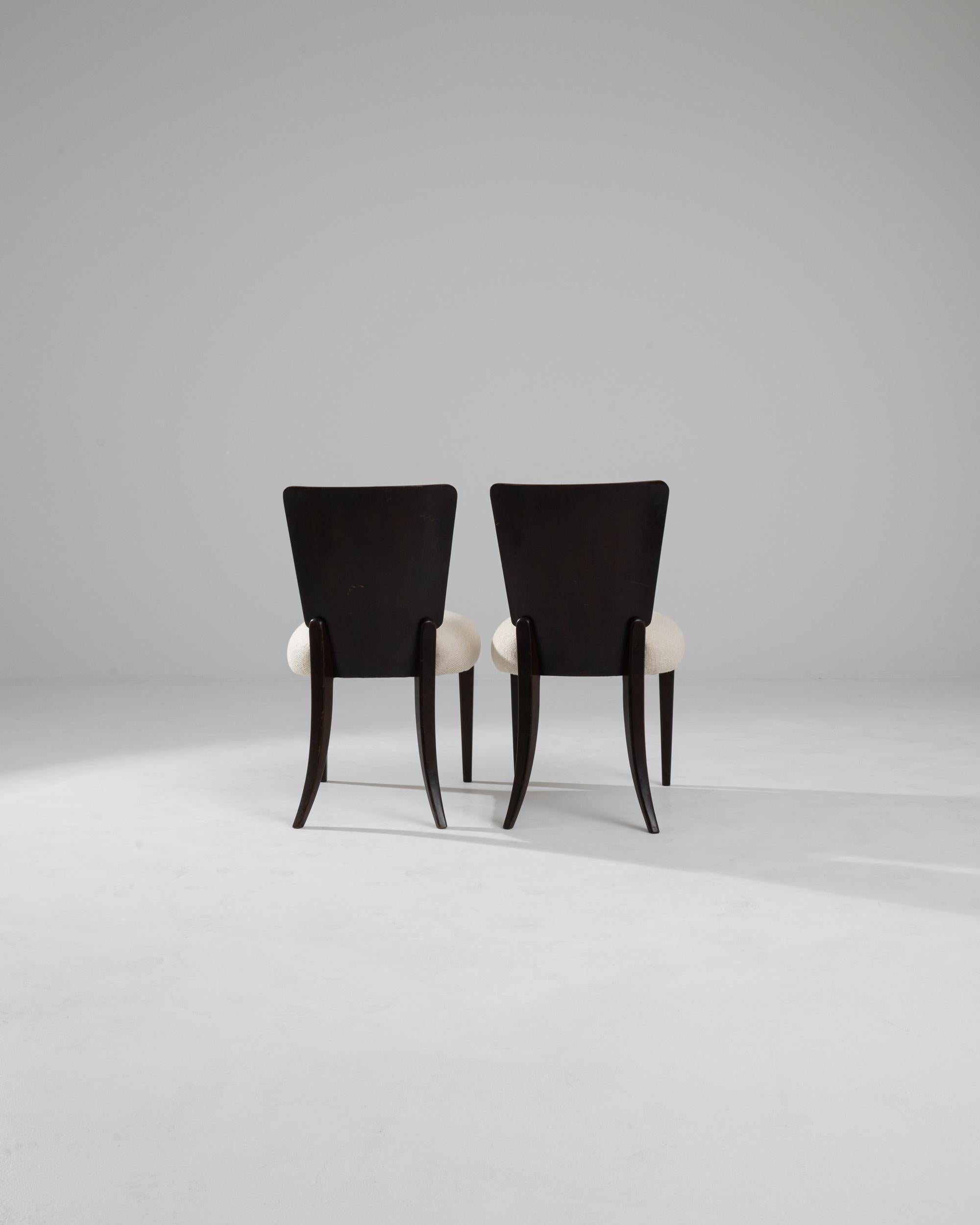 20ième siècle Paire de chaises en bois tchèques du 20e siècle par J. Halabala