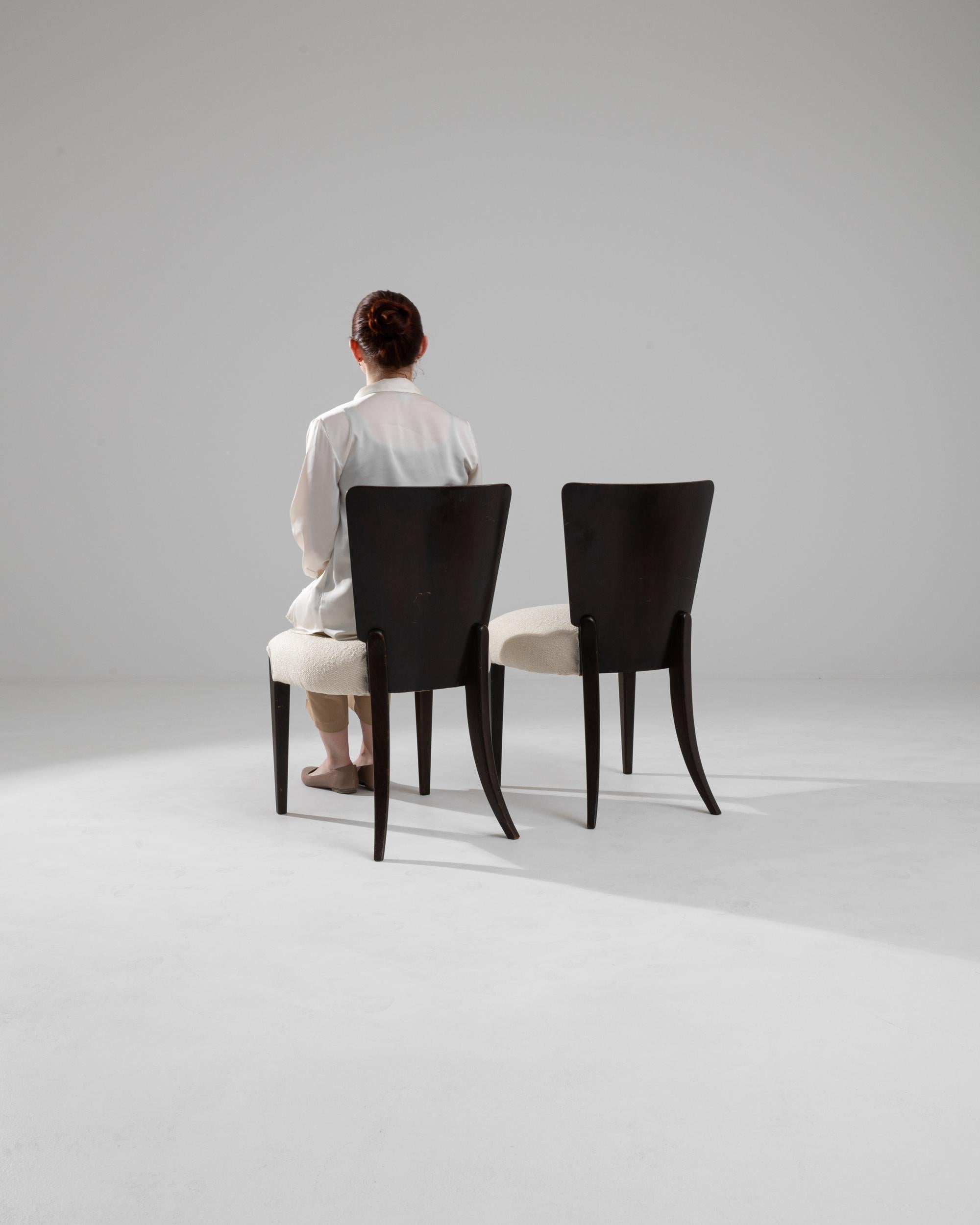 Paire de chaises en bois tchèques du 20e siècle par J. Halabala en vente 1