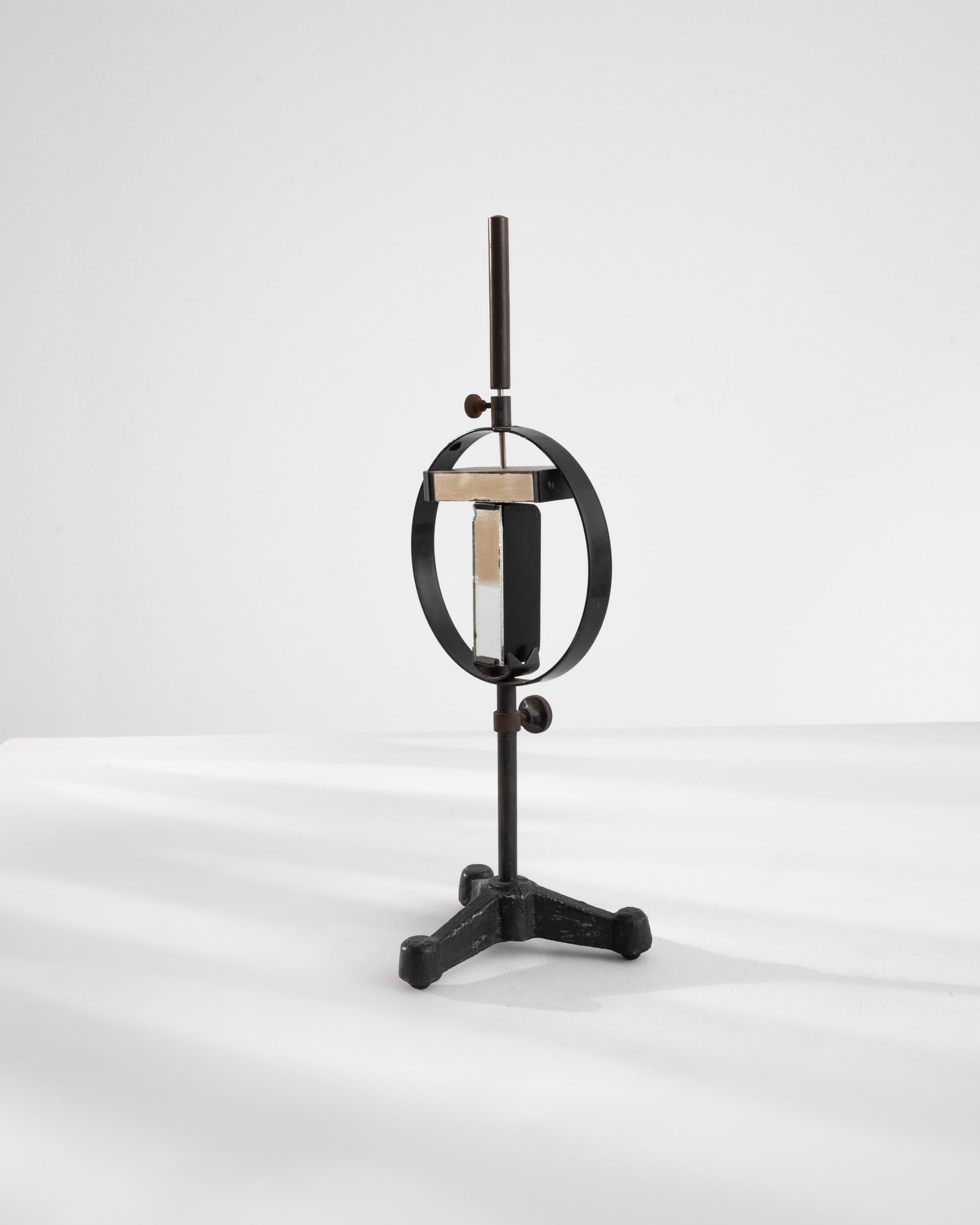 Métal Instrument scientifique tchèque du 20e siècle en vente