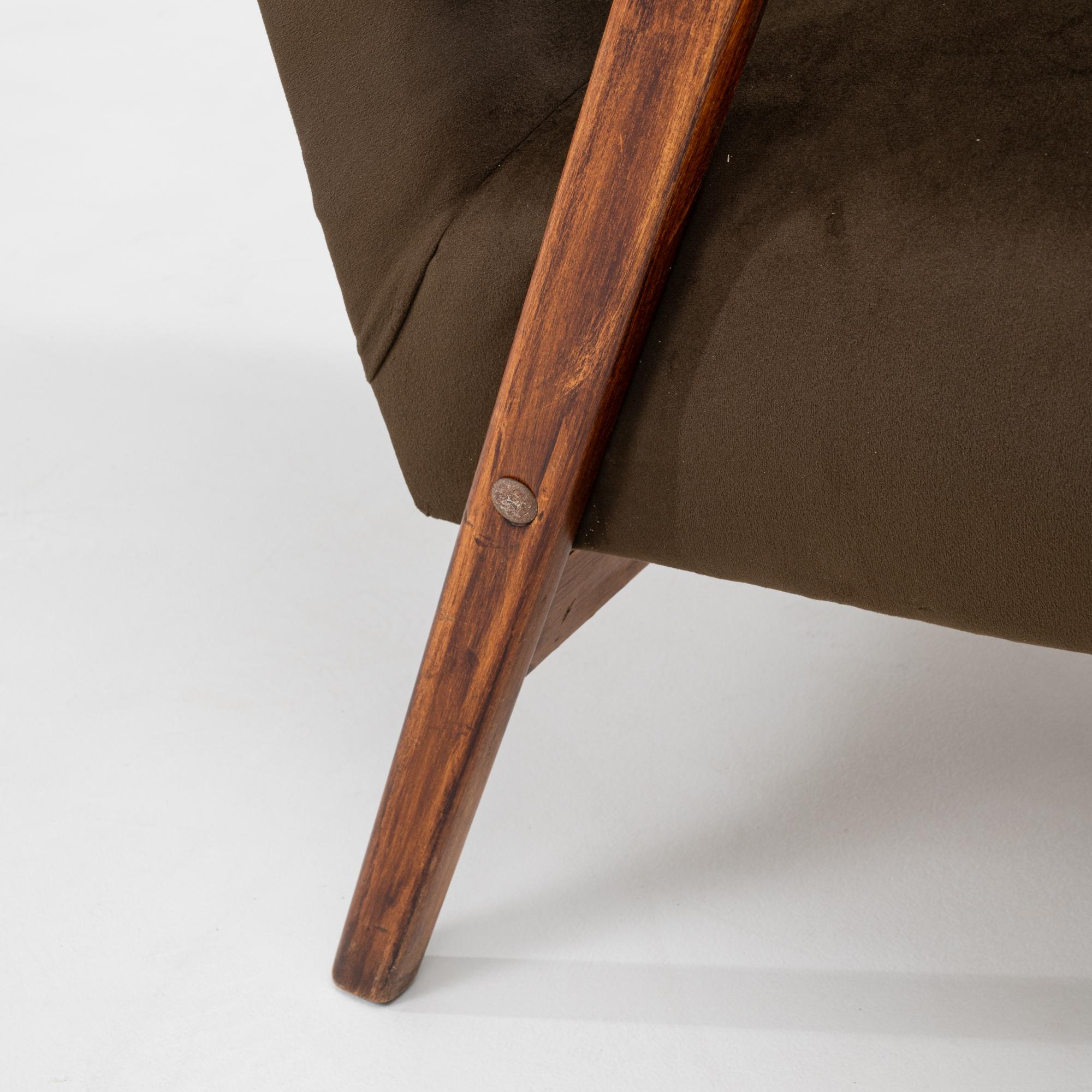 20th Century Czech Upholstered Armchair en venta 7