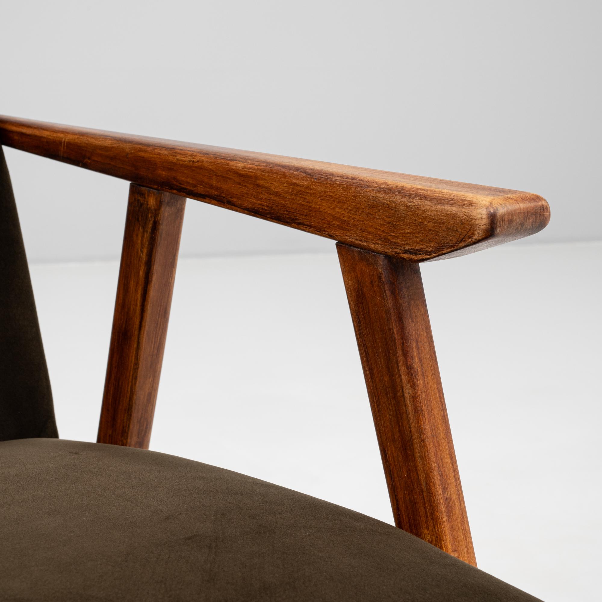 20th Century Czech Upholstered Armchair en venta 8