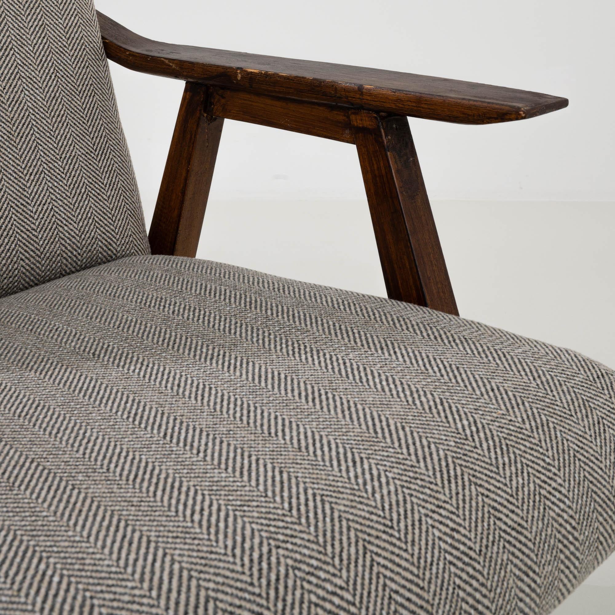 Paire de fauteuils tapissés tchèques du 20e siècle en vente 6