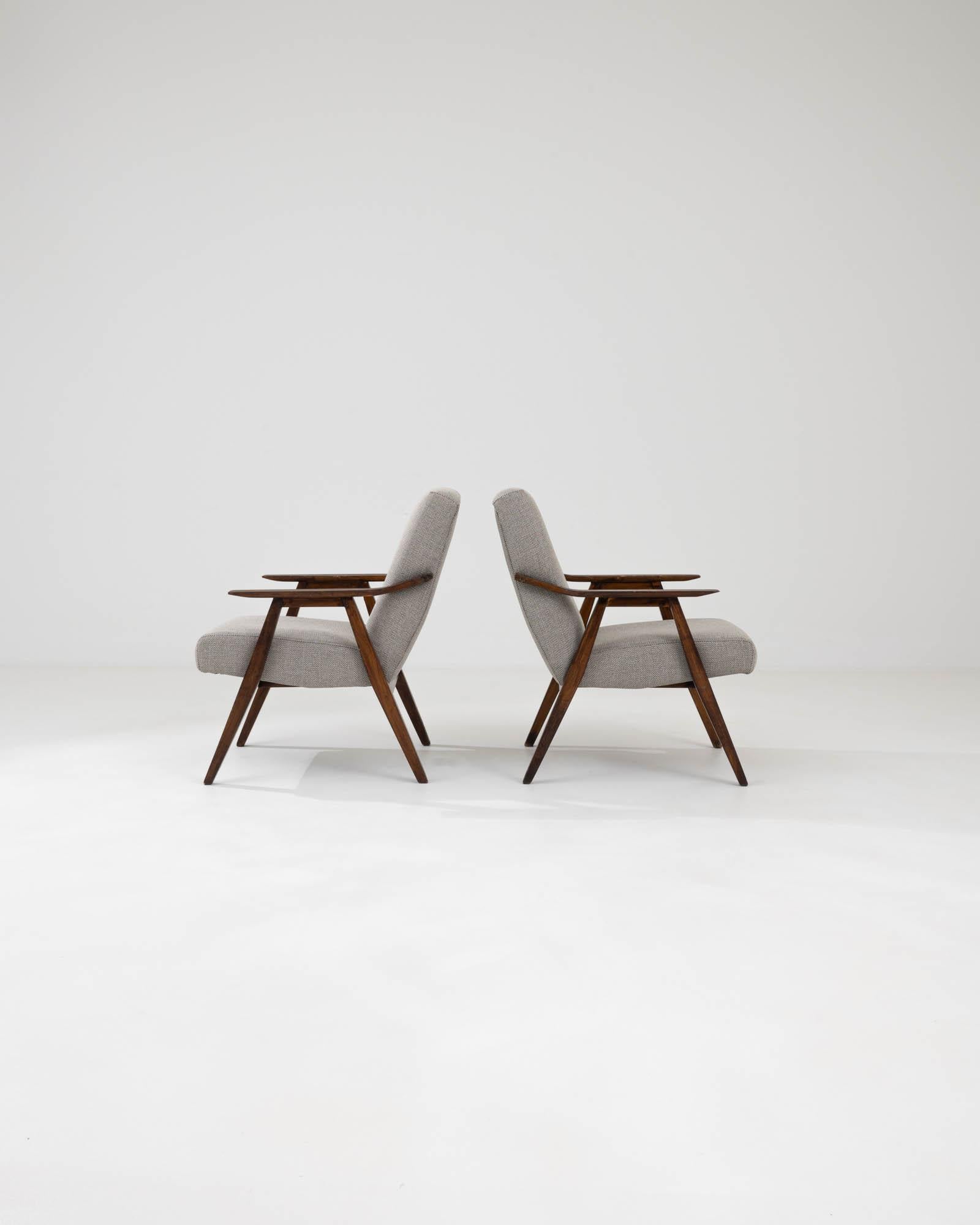20ième siècle Paire de fauteuils tapissés tchèques du 20e siècle en vente