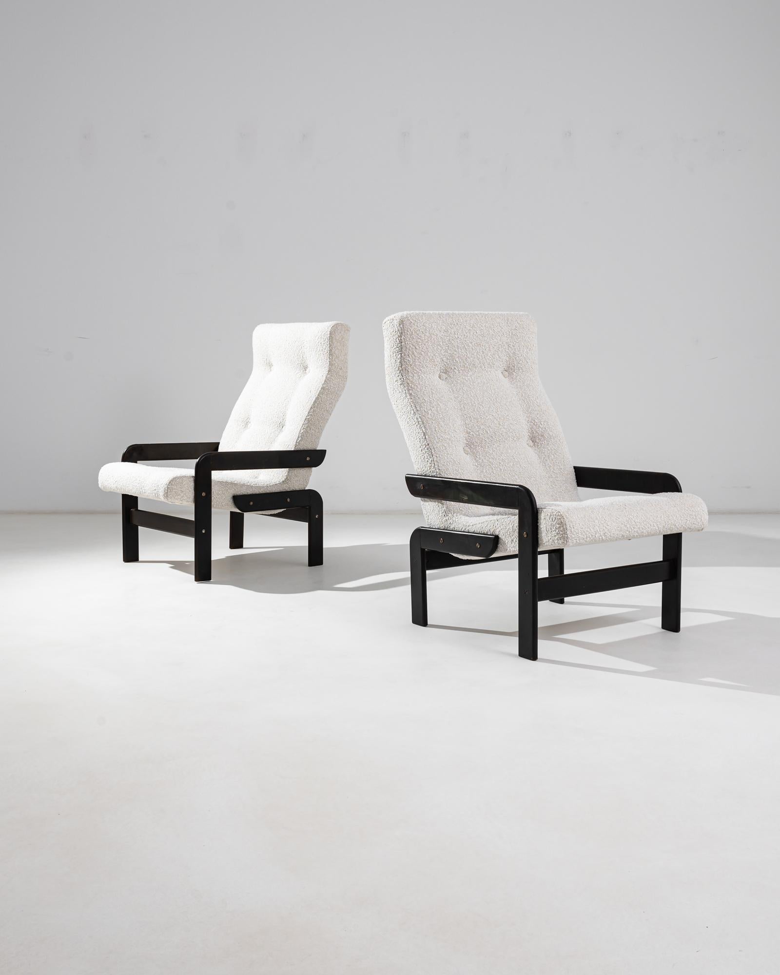 Mid-Century moderno Poltrone in legno bianco ceche del XX secolo, una coppia in vendita