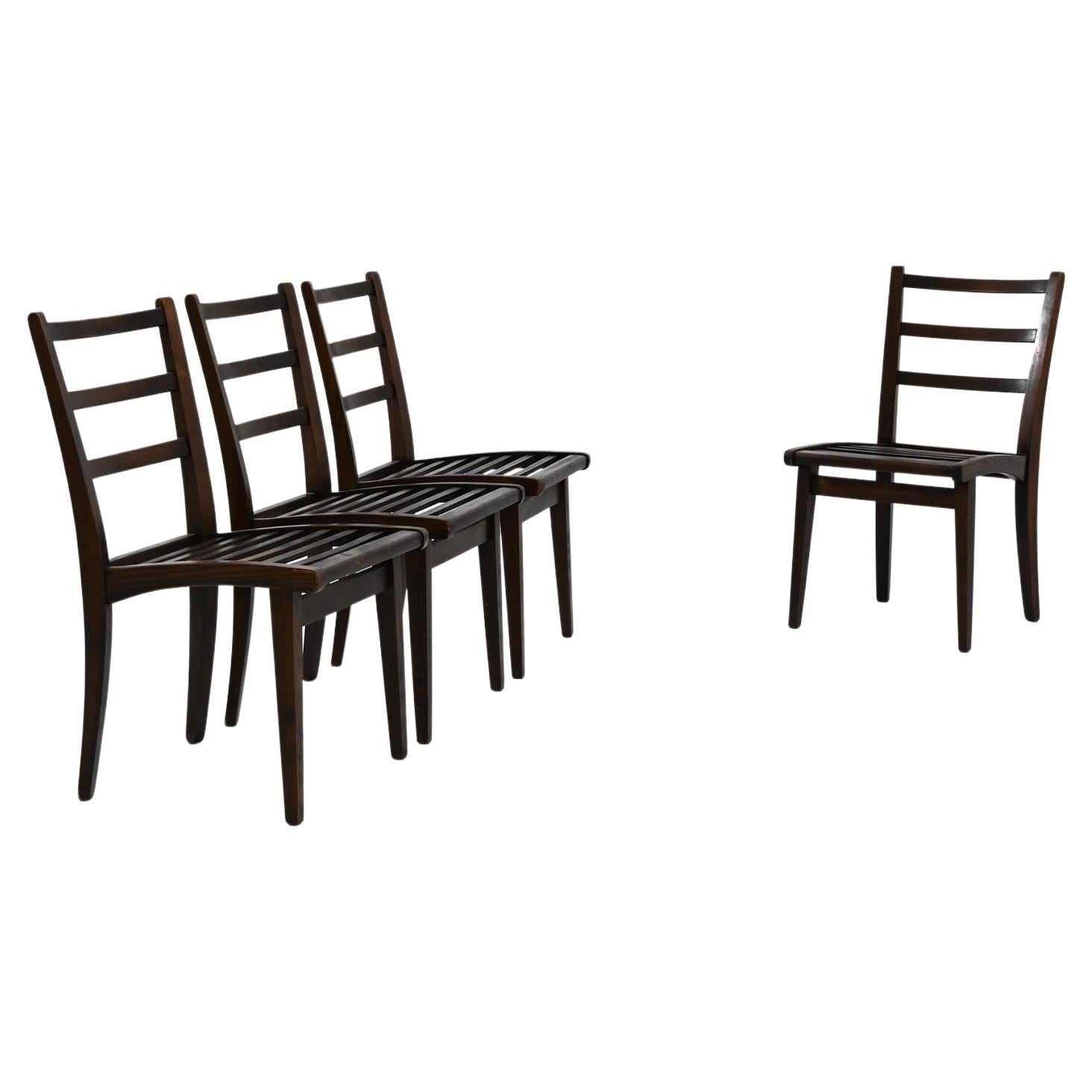 Ensemble de quatre chaises tchèques en bois du XXe siècle en vente