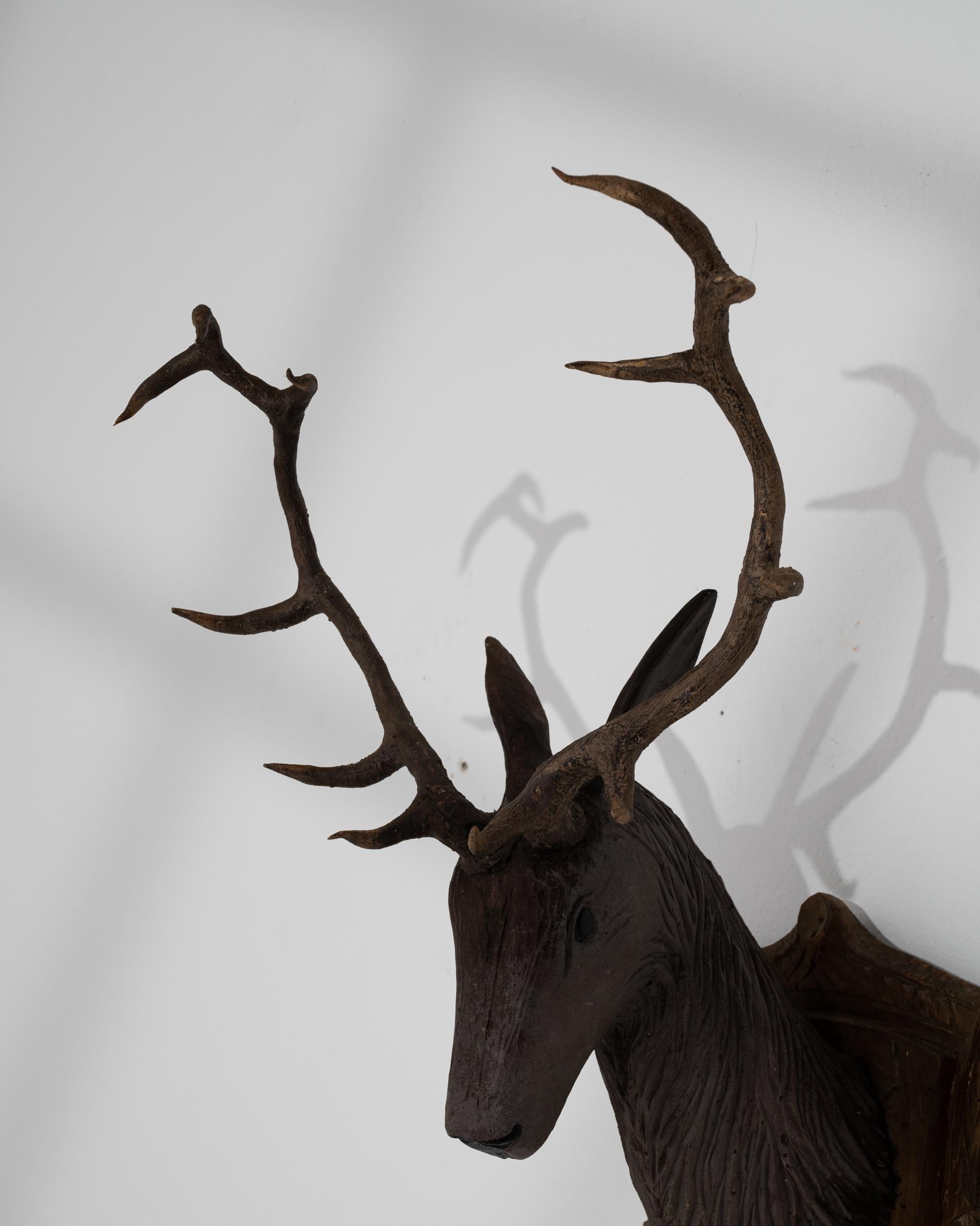 20th Century Czech Wooden Deer Decoration, Set of 3 For Sale 3